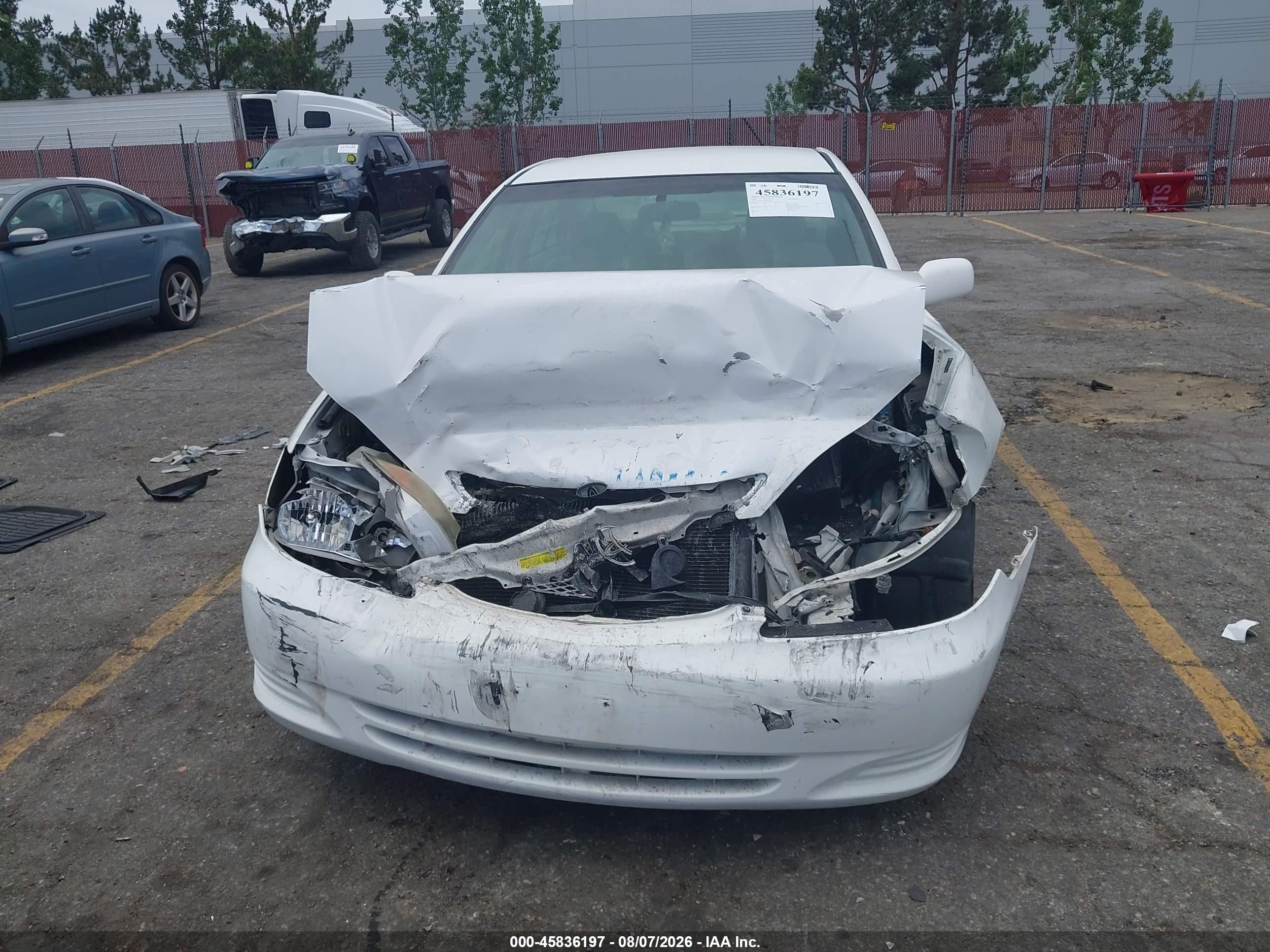 2004 Toyota Camry Le White vin: 4T1BE32K44U343057