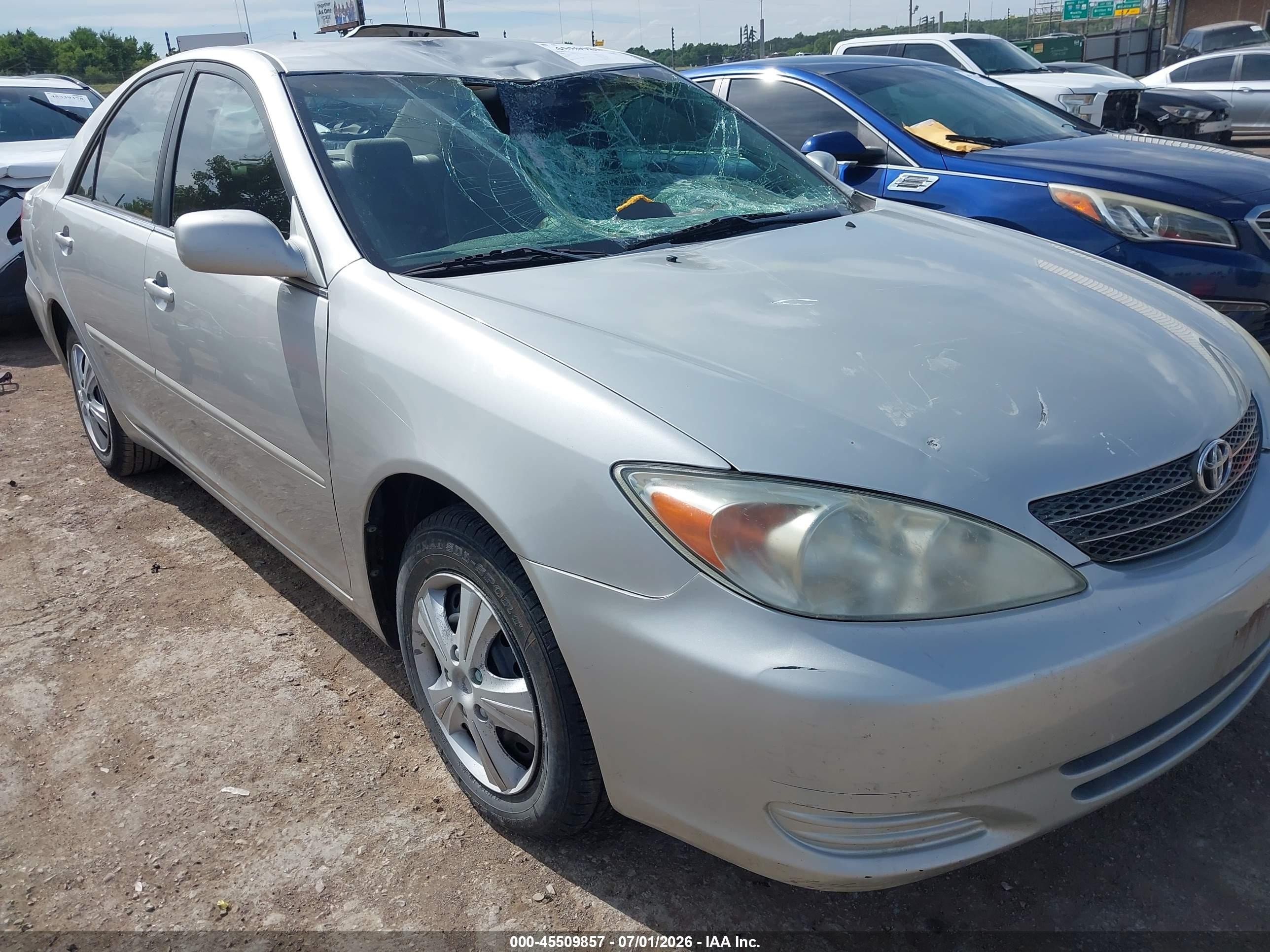 2004 Toyota Camry Le Silver vin: 4T1BE32K44U351109