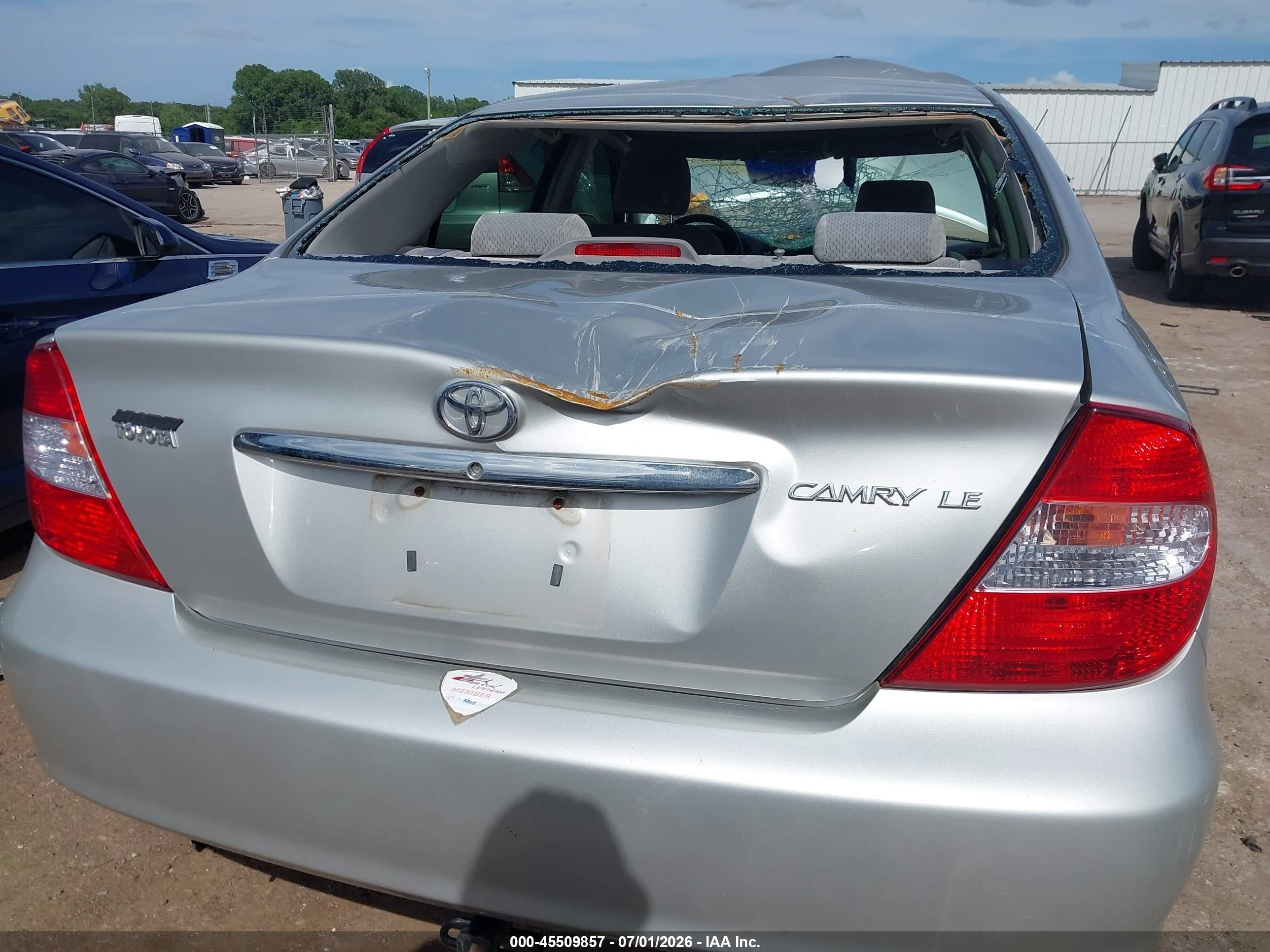 2004 Toyota Camry Le Серебряный vin: 4T1BE32K44U351109