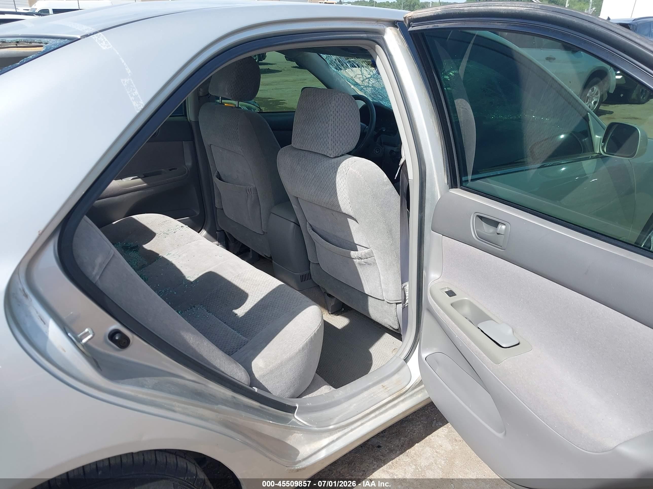 2004 Toyota Camry Le Серебряный vin: 4T1BE32K44U351109