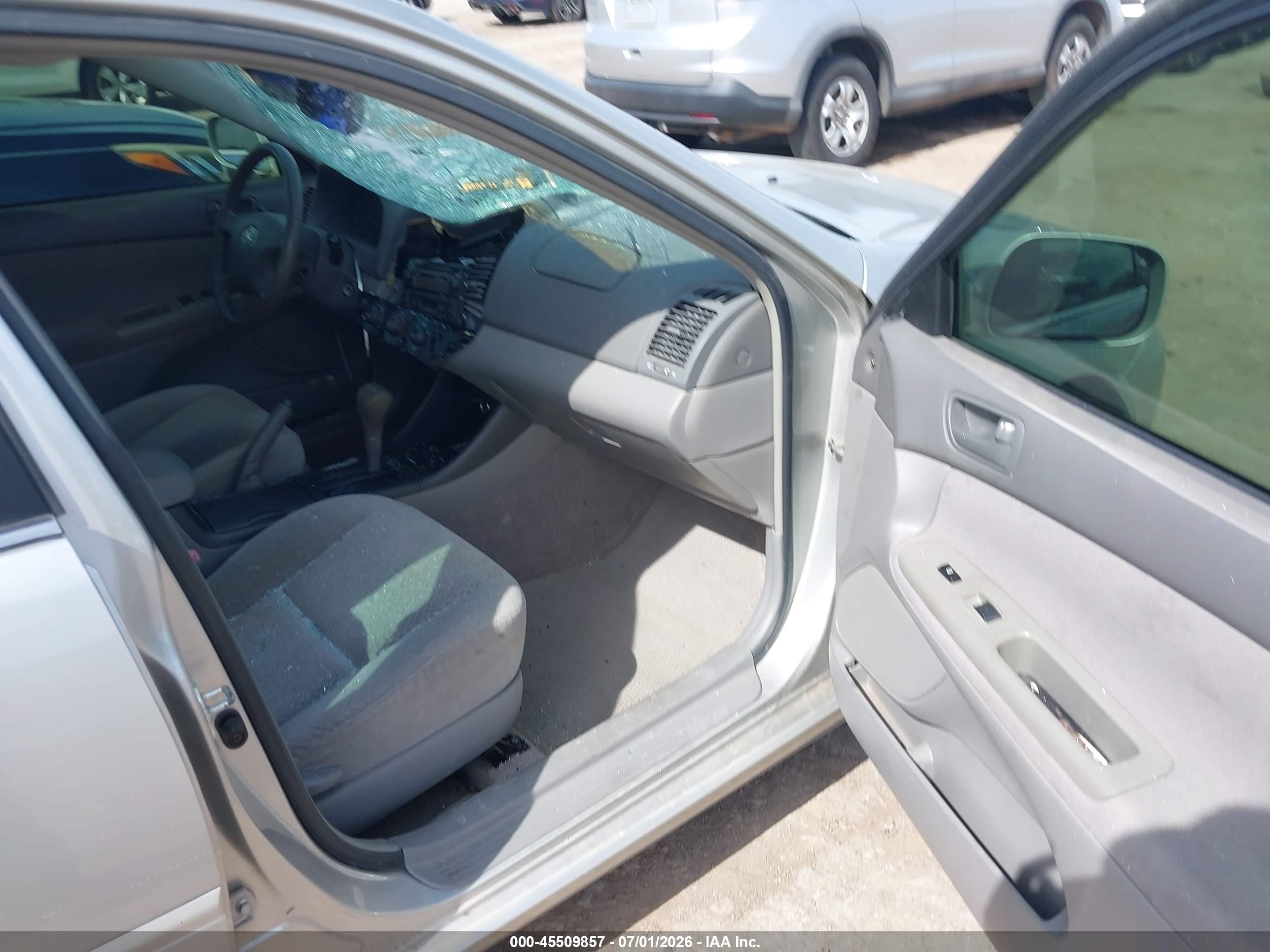 2004 Toyota Camry Le Серебряный vin: 4T1BE32K44U351109