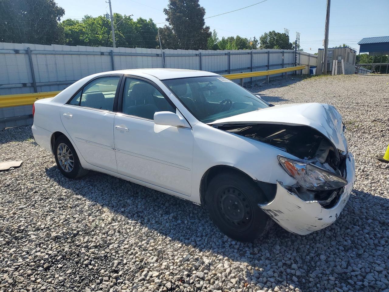 2004 Toyota Camry Le White vin: 4T1BE32K44U352633