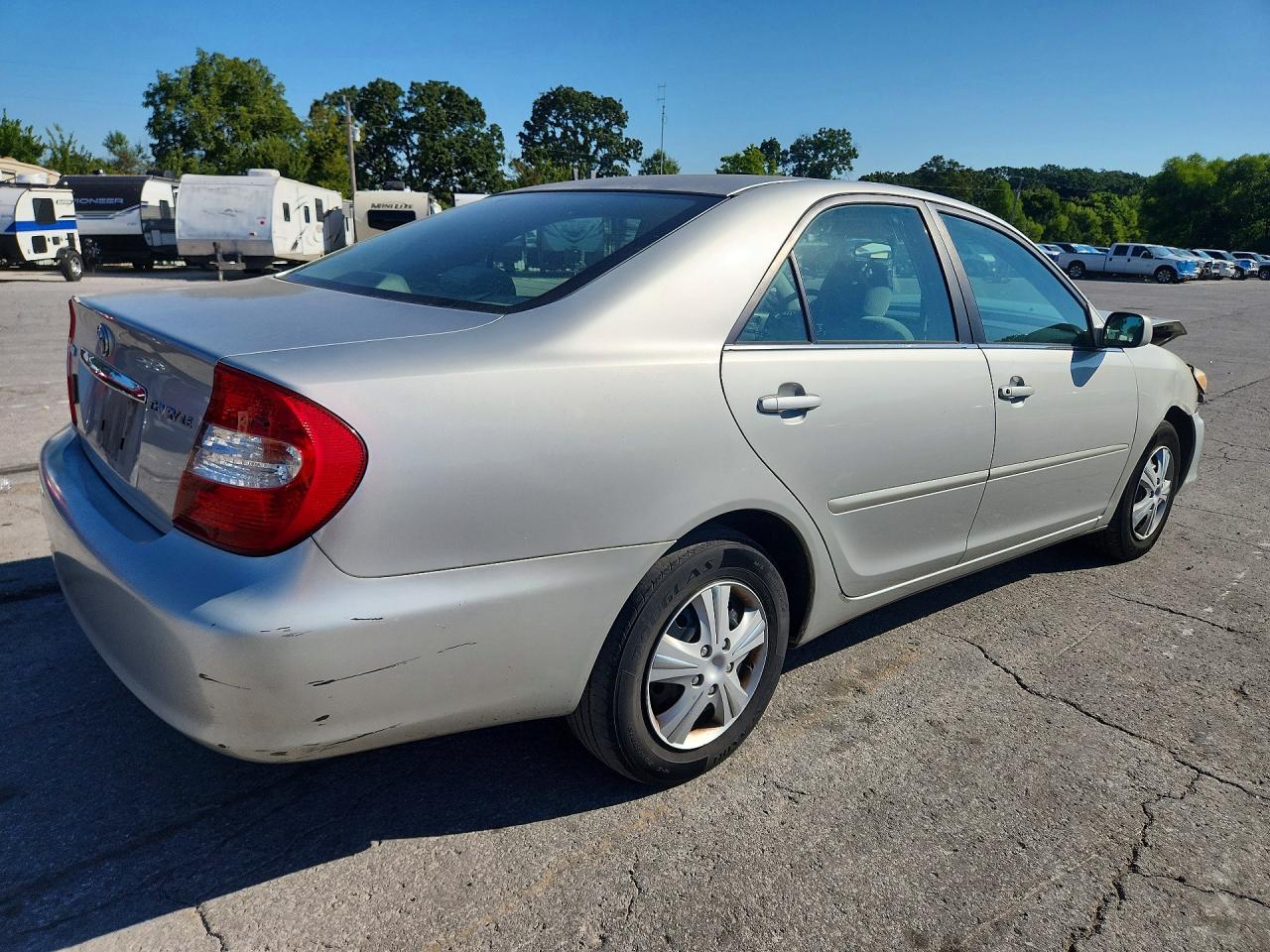 2004 Toyota Camry Le Silver vin: 4T1BE32K44U366242