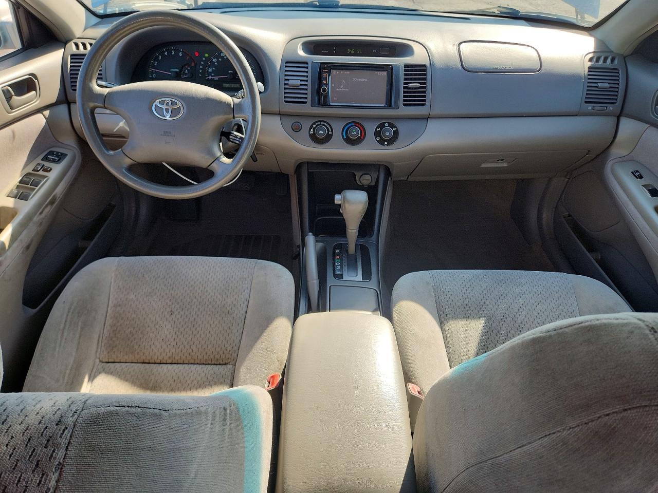 2004 Toyota Camry Le Silver vin: 4T1BE32K44U366242