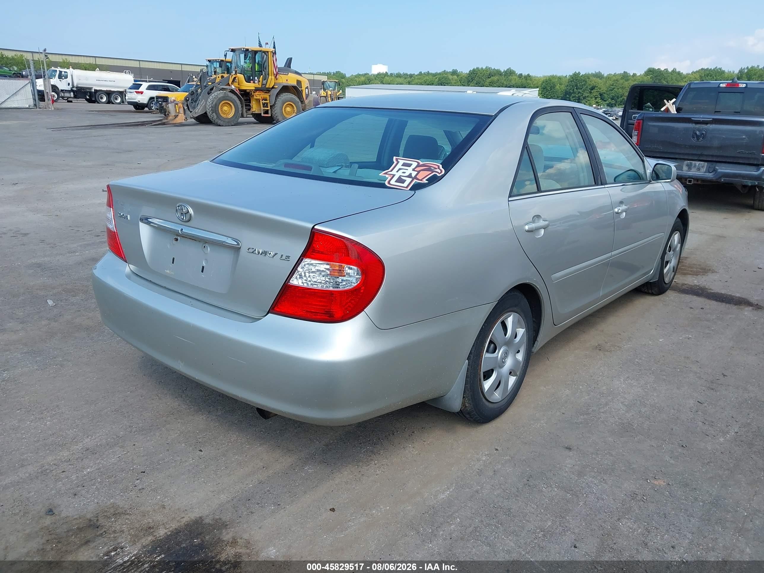 2004 Toyota Camry Le Silver vin: 4T1BE32K44U820568