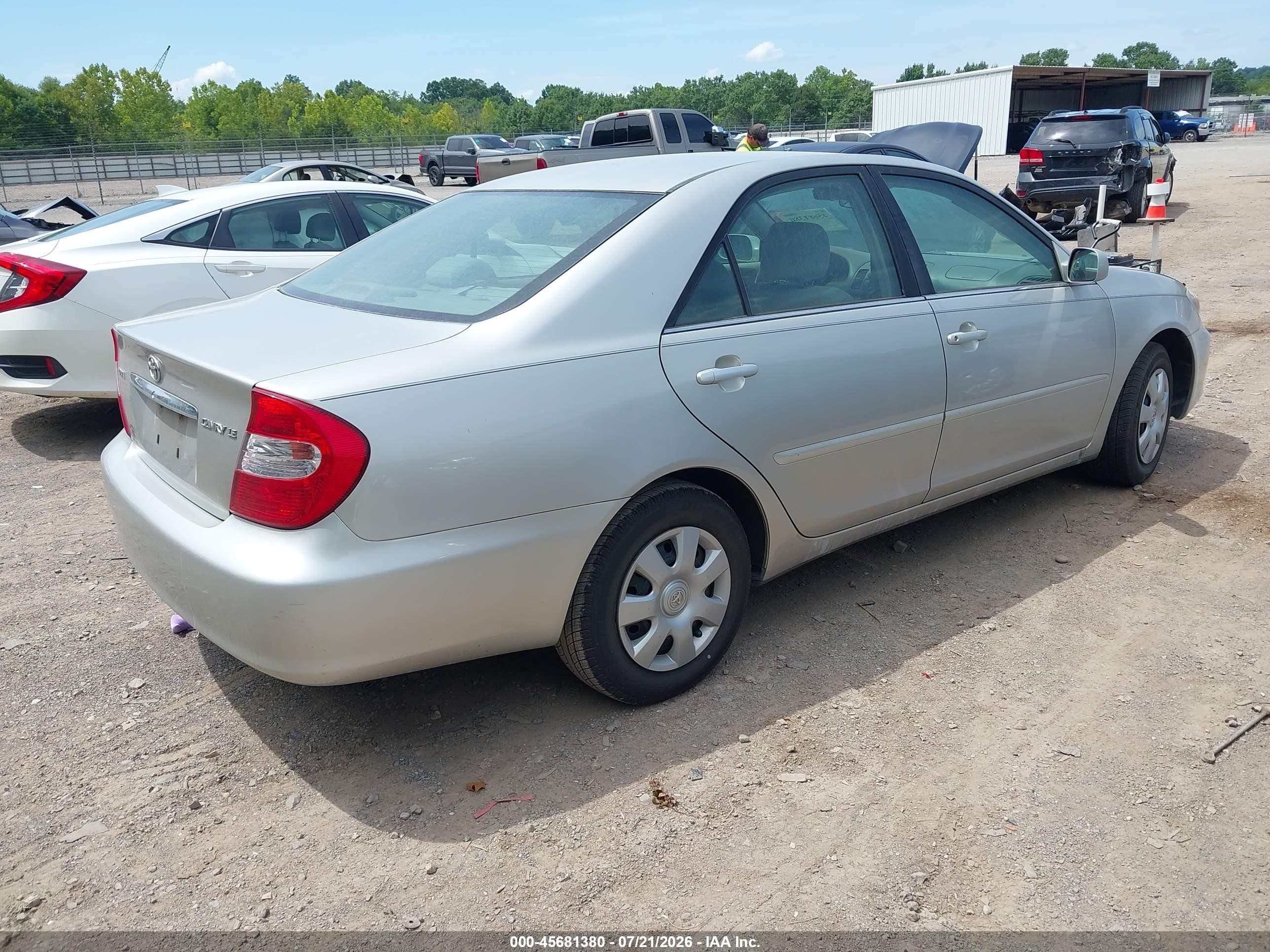2004 Toyota Camry Le Gray vin: 4T1BE32K44U826726