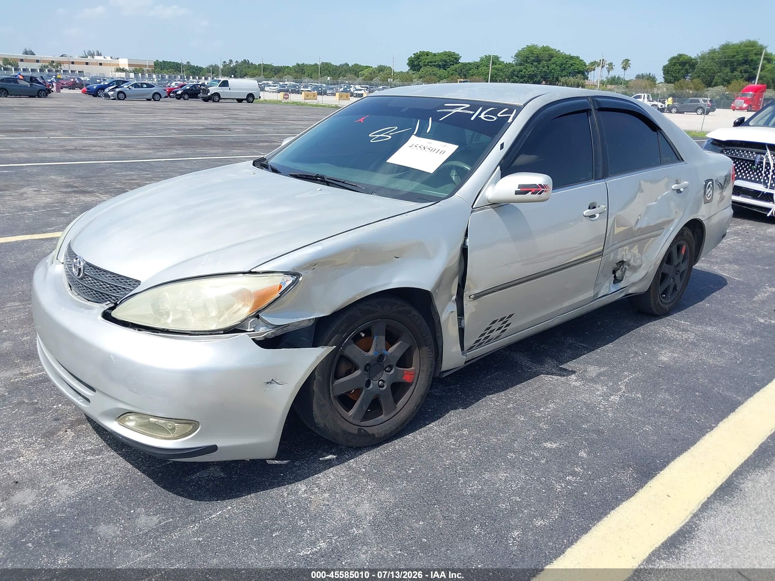 2004 Toyota Camry Le Серебряный vin: 4T1BE32K44U827164