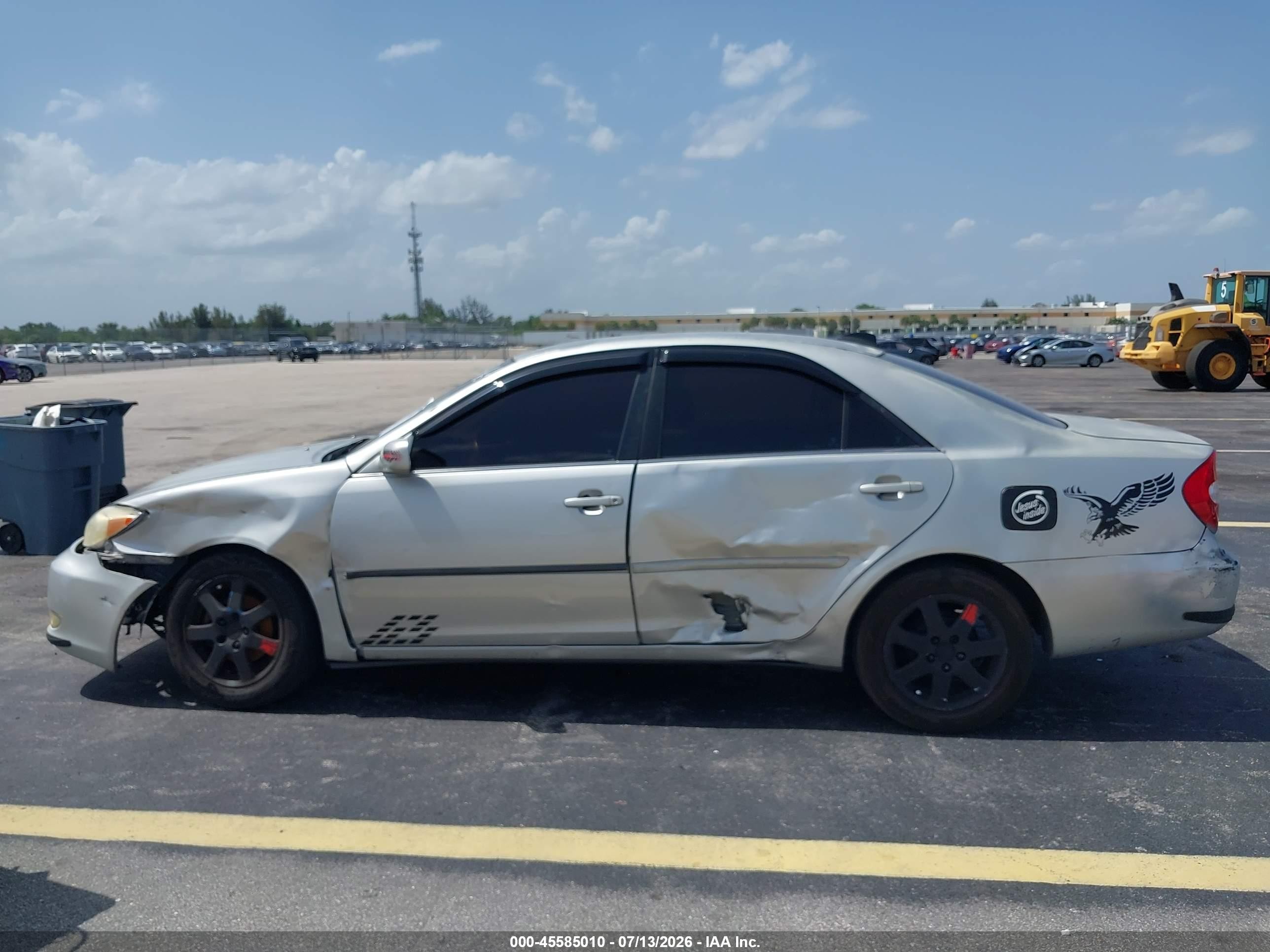 2004 Toyota Camry Le Серебряный vin: 4T1BE32K44U827164