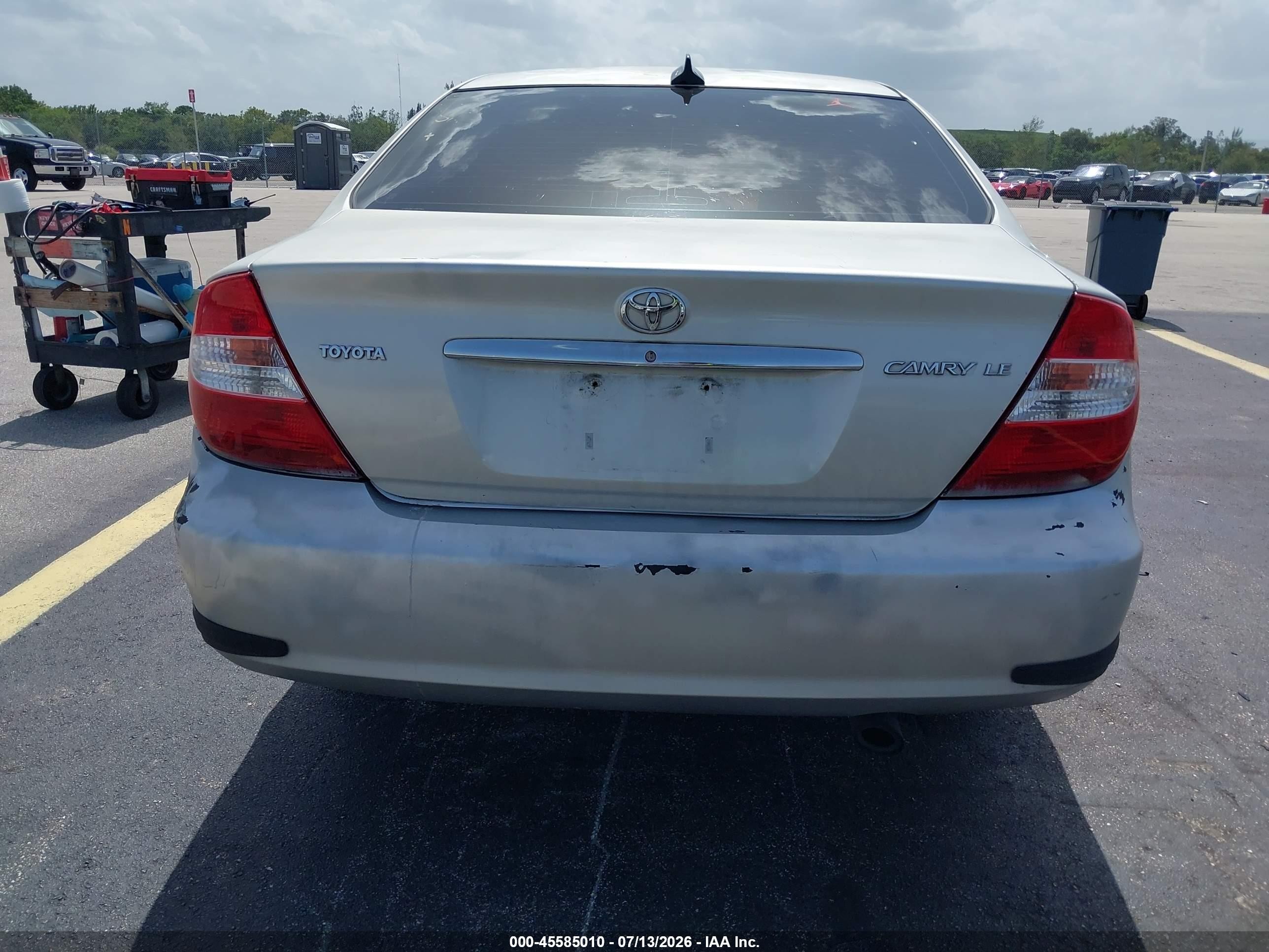 2004 Toyota Camry Le Серебряный vin: 4T1BE32K44U827164