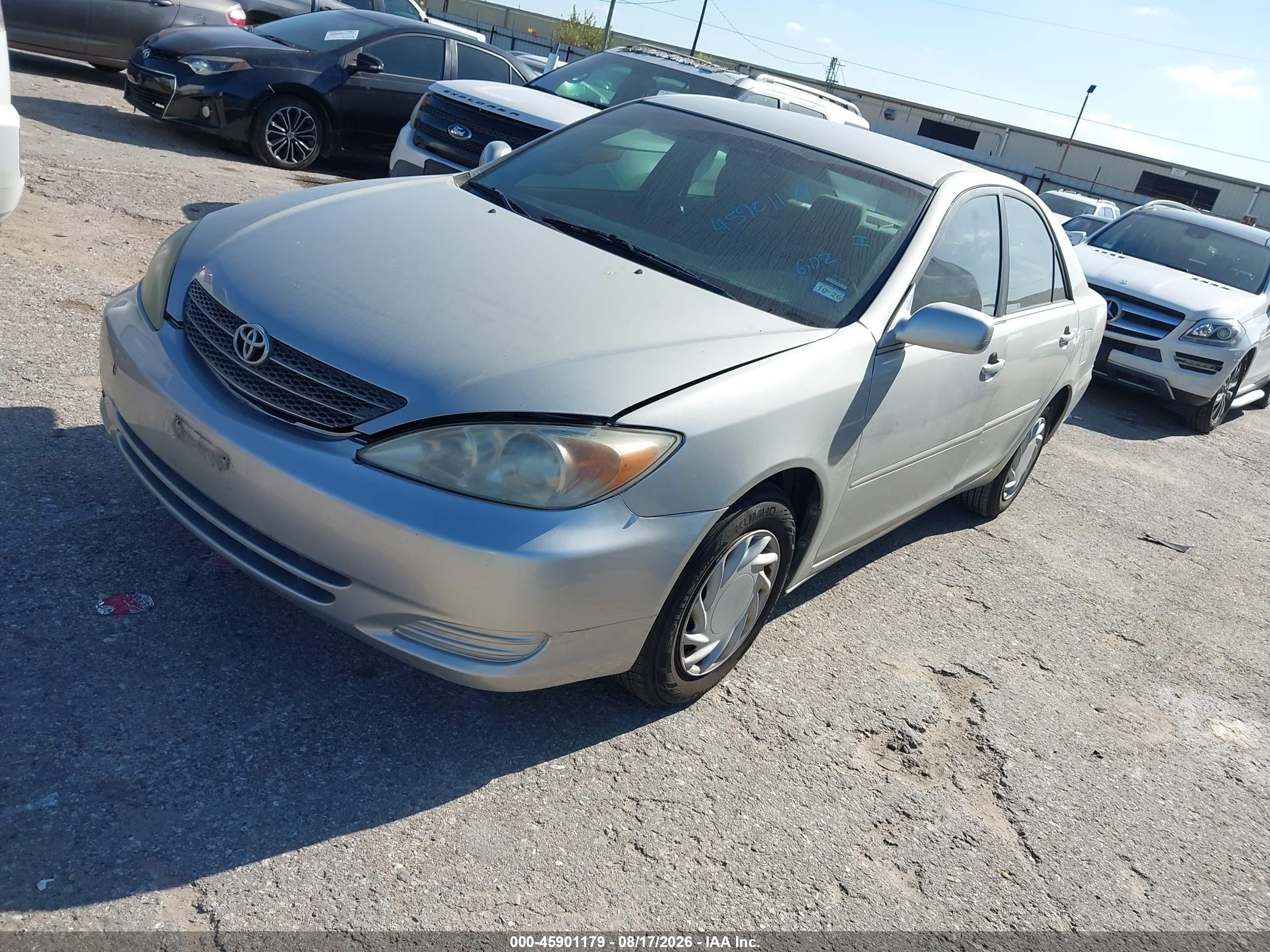 2004 Toyota Camry Le Silver vin: 4T1BE32K44U831716