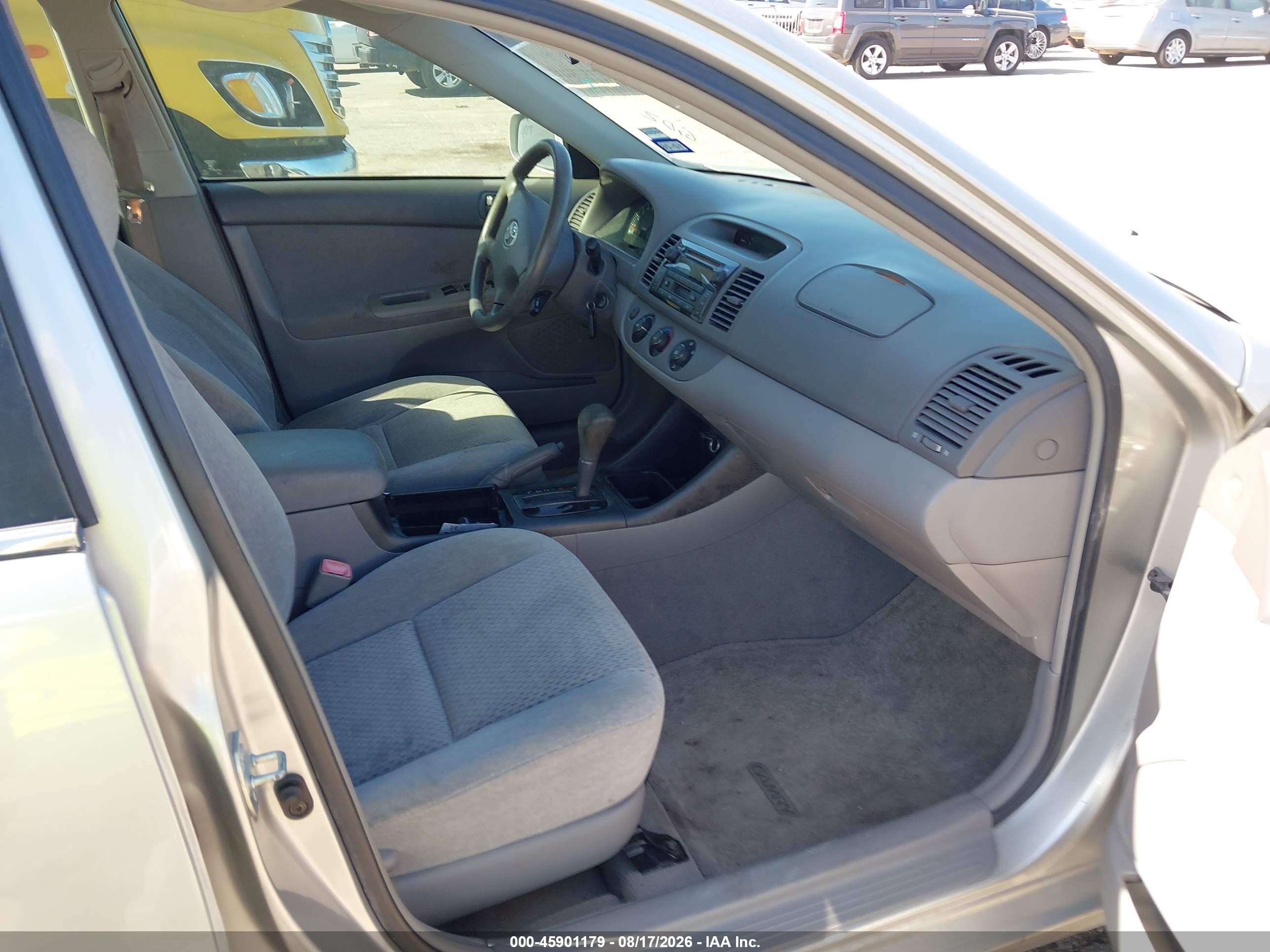 2004 Toyota Camry Le Silver vin: 4T1BE32K44U831716