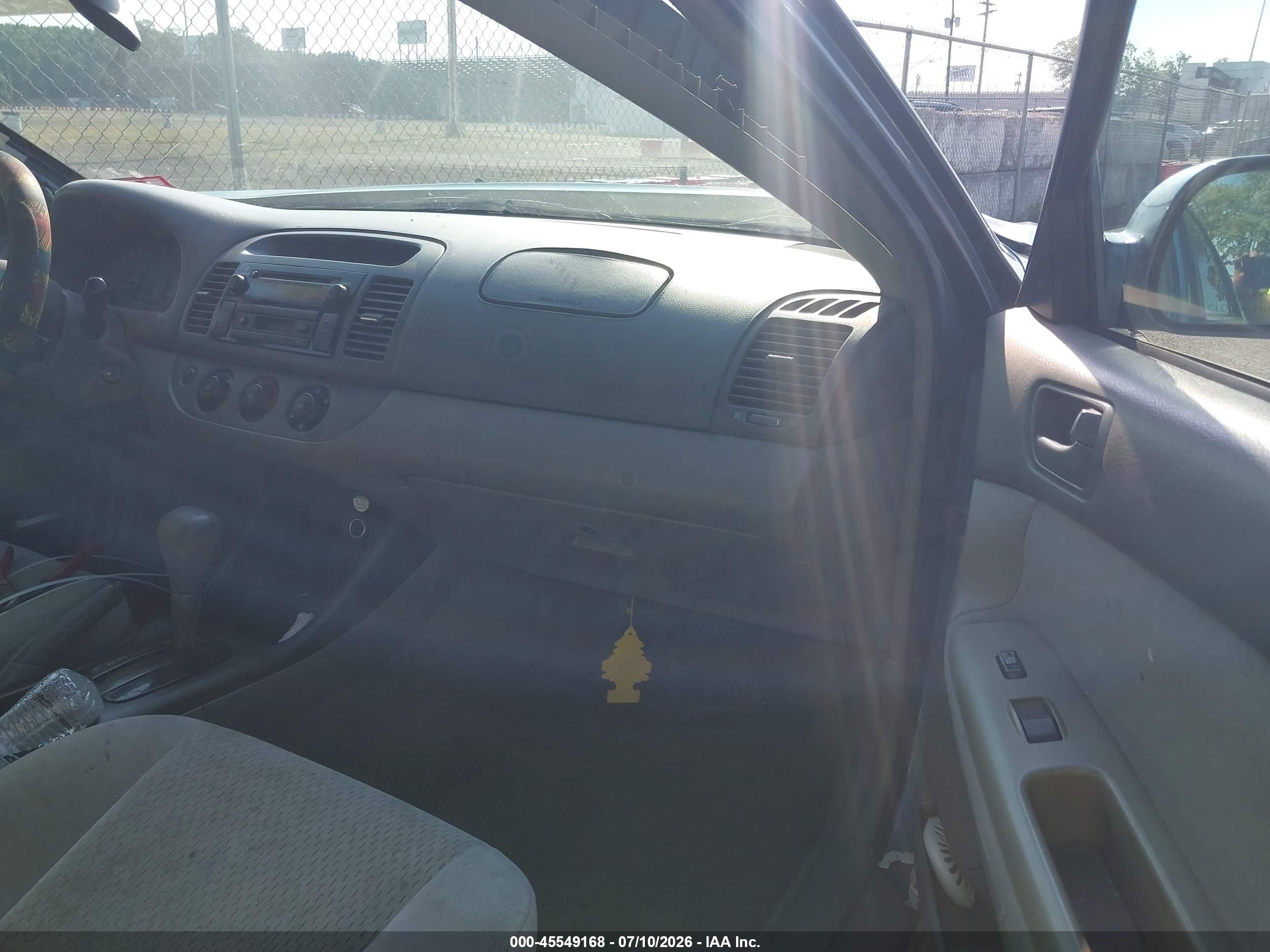 2004 Toyota Camry Le Blue vin: 4T1BE32K44U835409