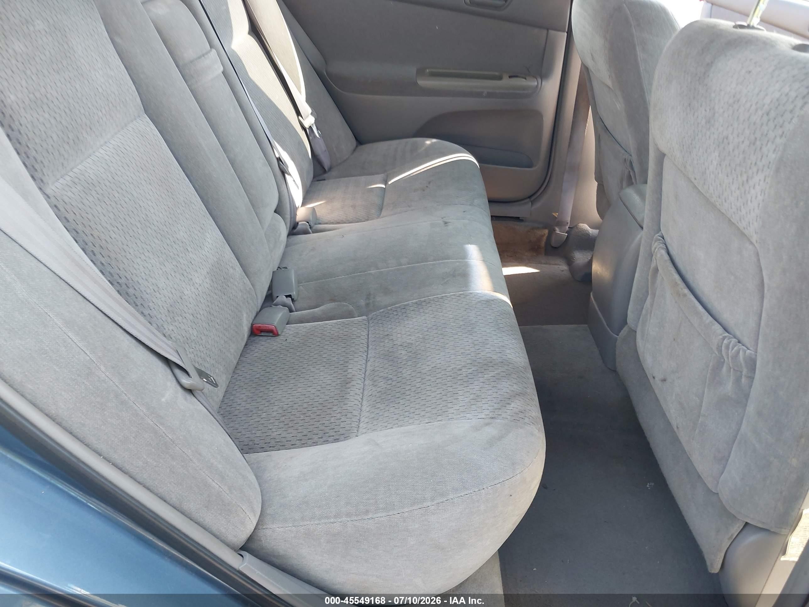 2004 Toyota Camry Le Blue vin: 4T1BE32K44U835409