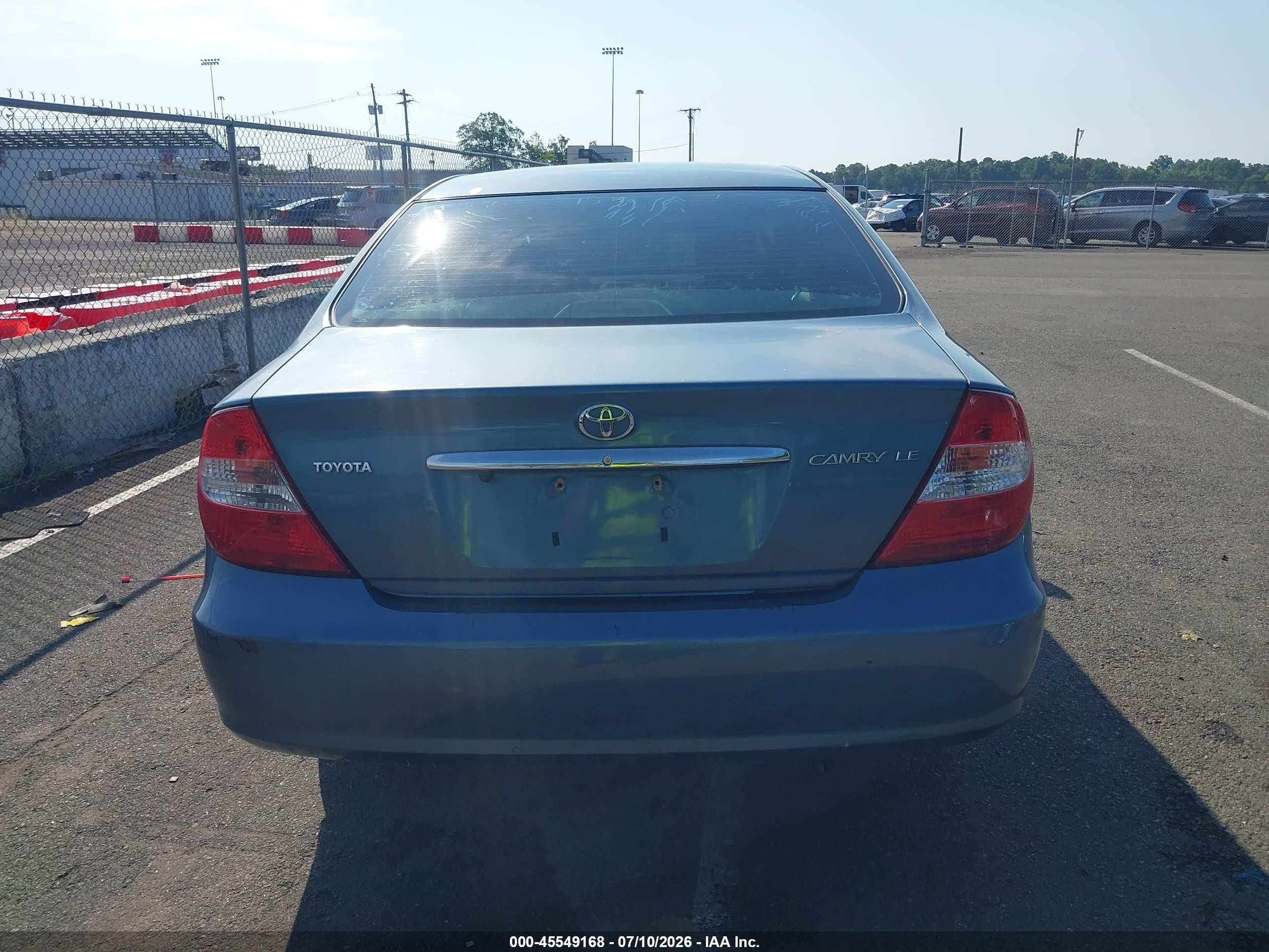 2004 Toyota Camry Le Blue vin: 4T1BE32K44U835409