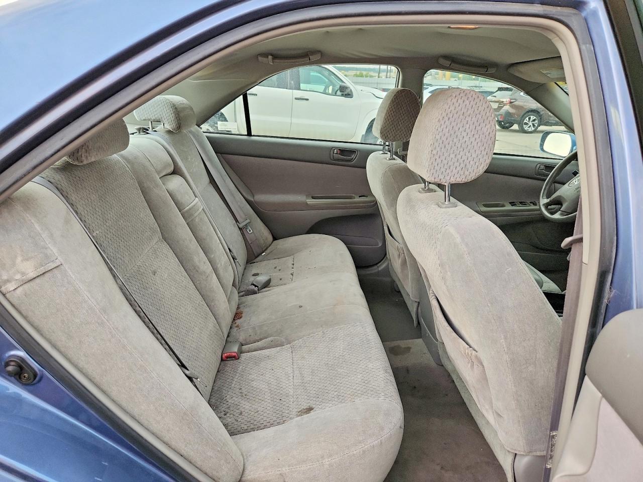 2004 Toyota Camry Le Blue vin: 4T1BE32K44U894167