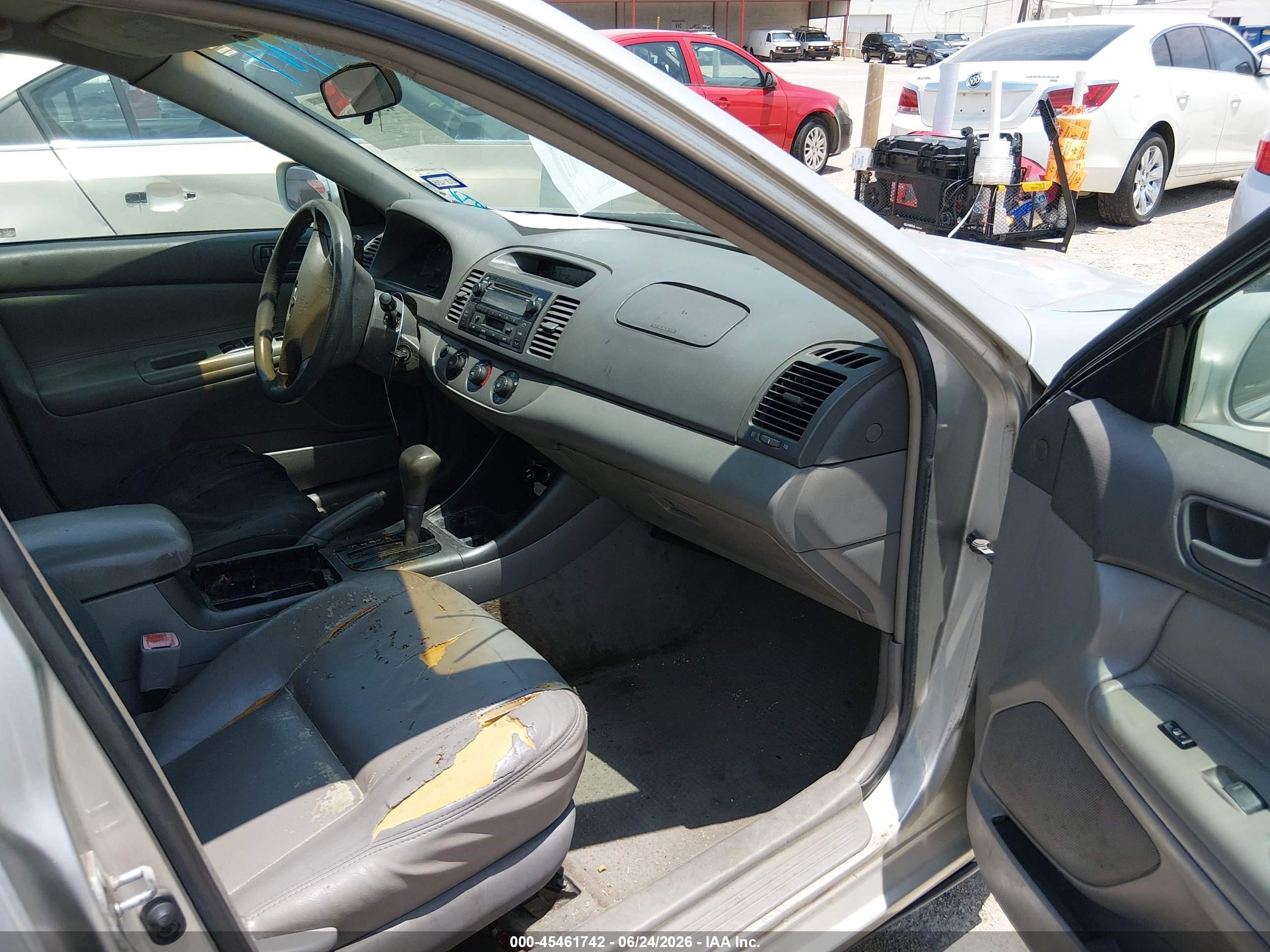 2004 Toyota Camry Std Gold vin: 4T1BE32K44U910982