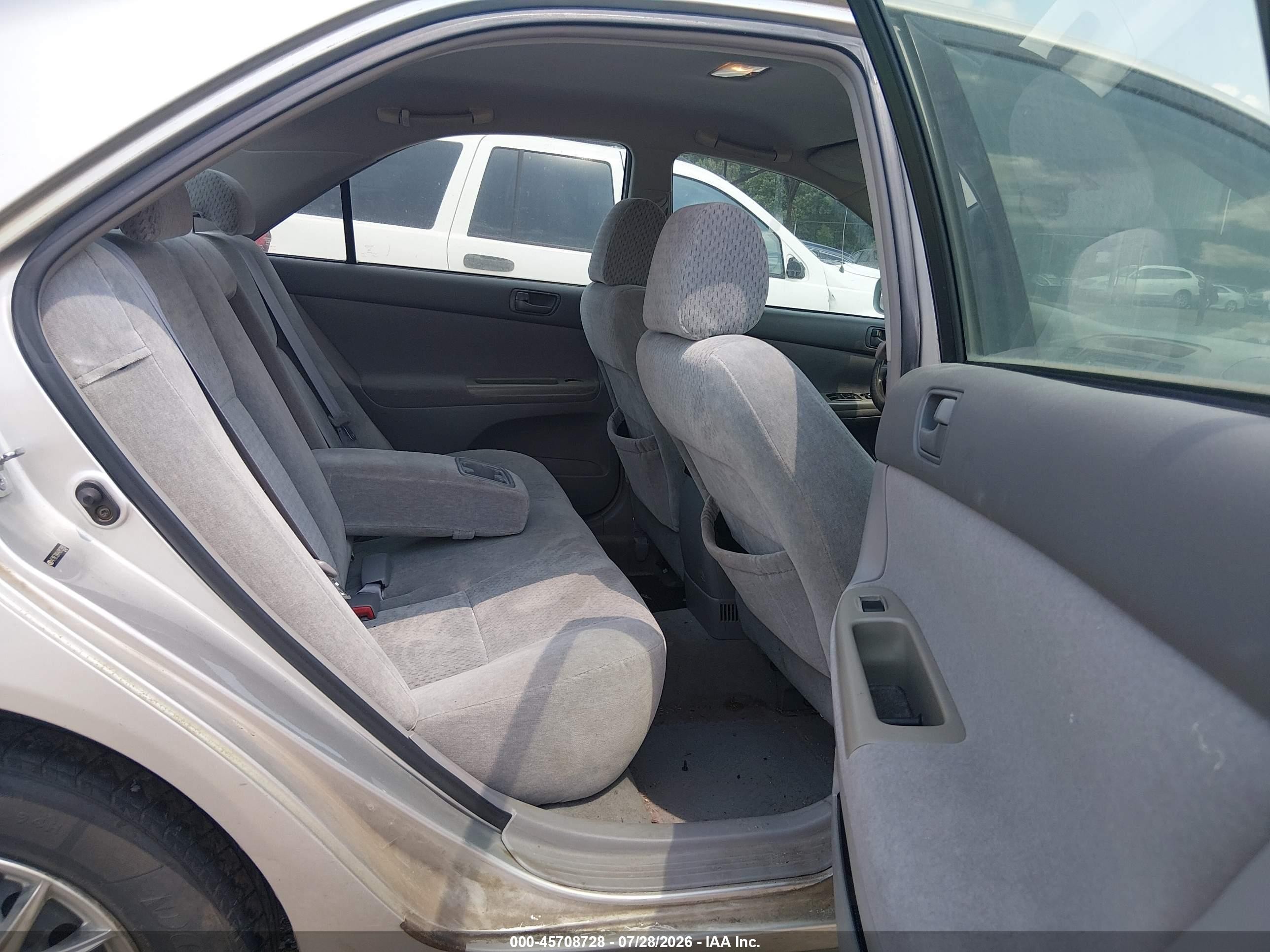 2004 Toyota Camry Std Silver vin: 4T1BE32K44U913090