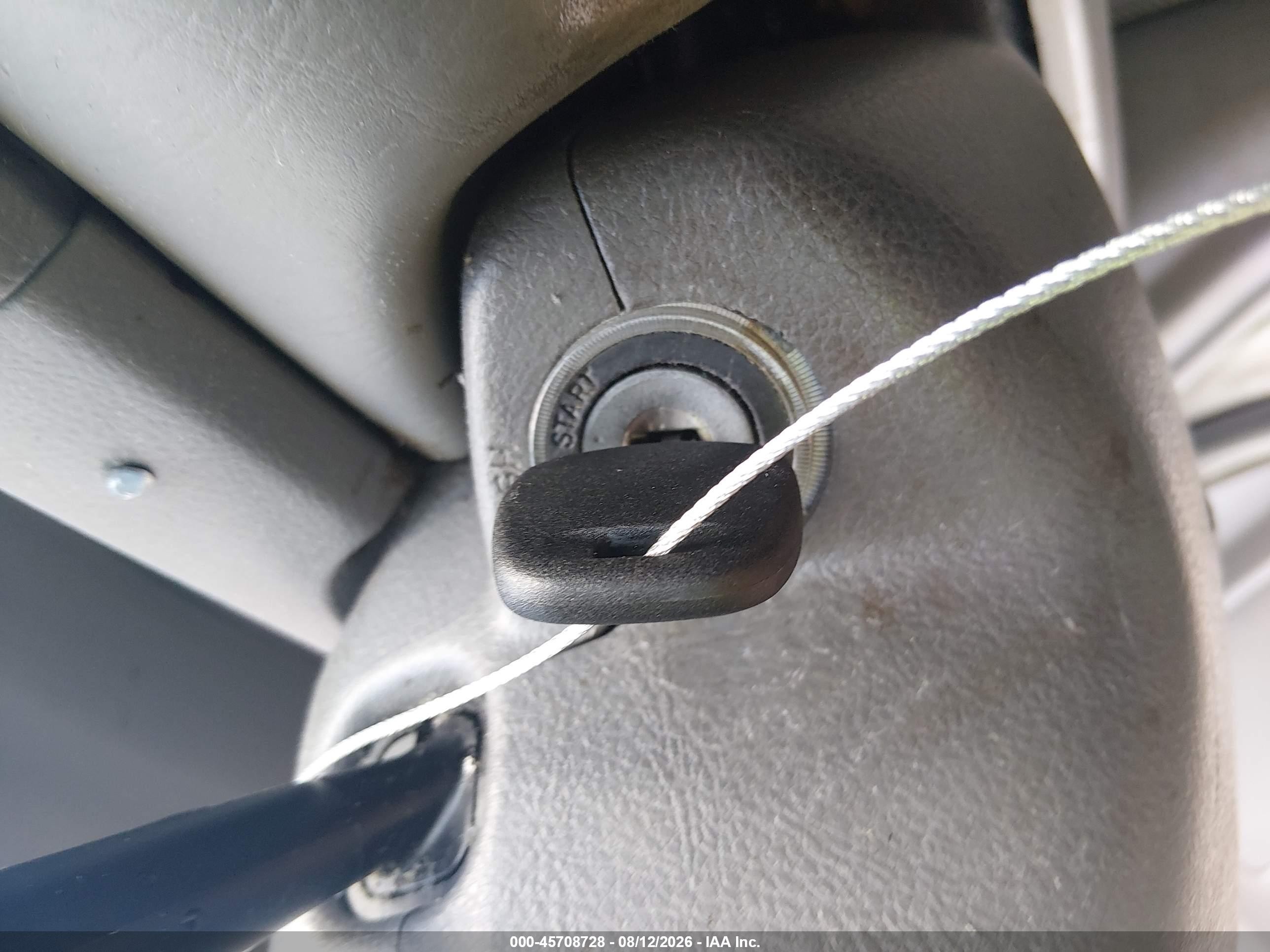 2004 Toyota Camry Std Silver vin: 4T1BE32K44U913090
