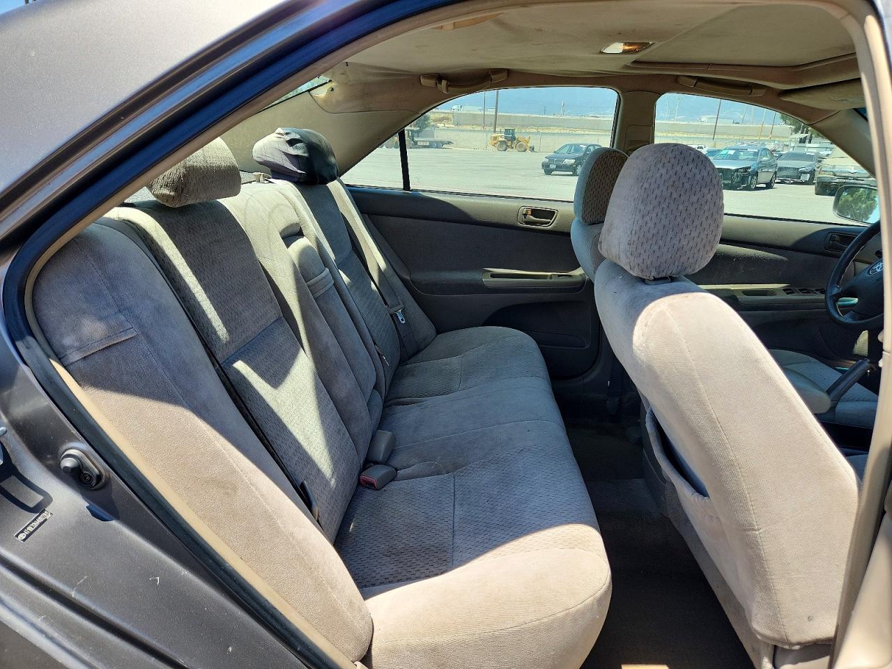 2004 Toyota Camry Le Gray vin: 4T1BE32K44U927815