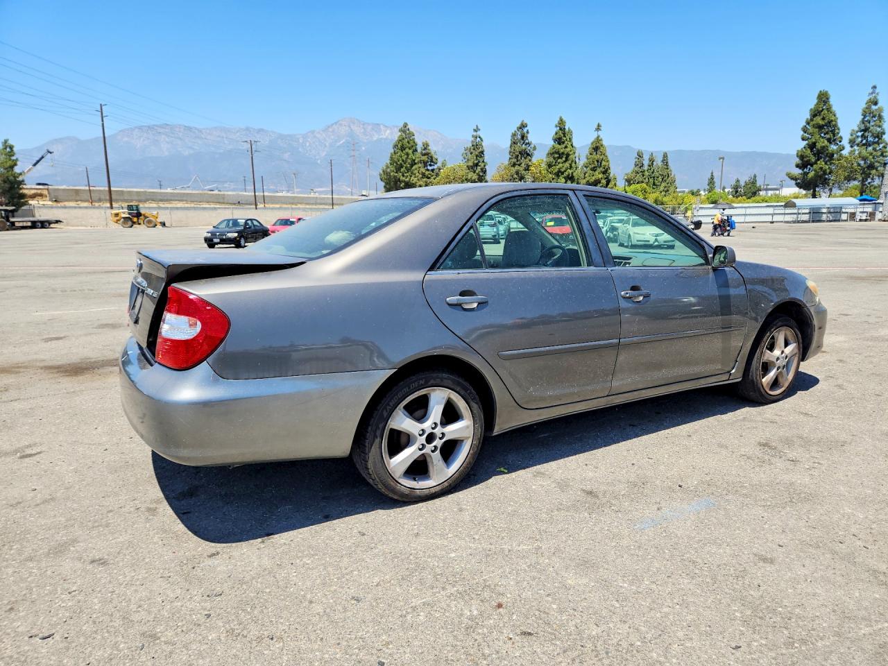 2004 Toyota Camry Le Gray vin: 4T1BE32K44U927815