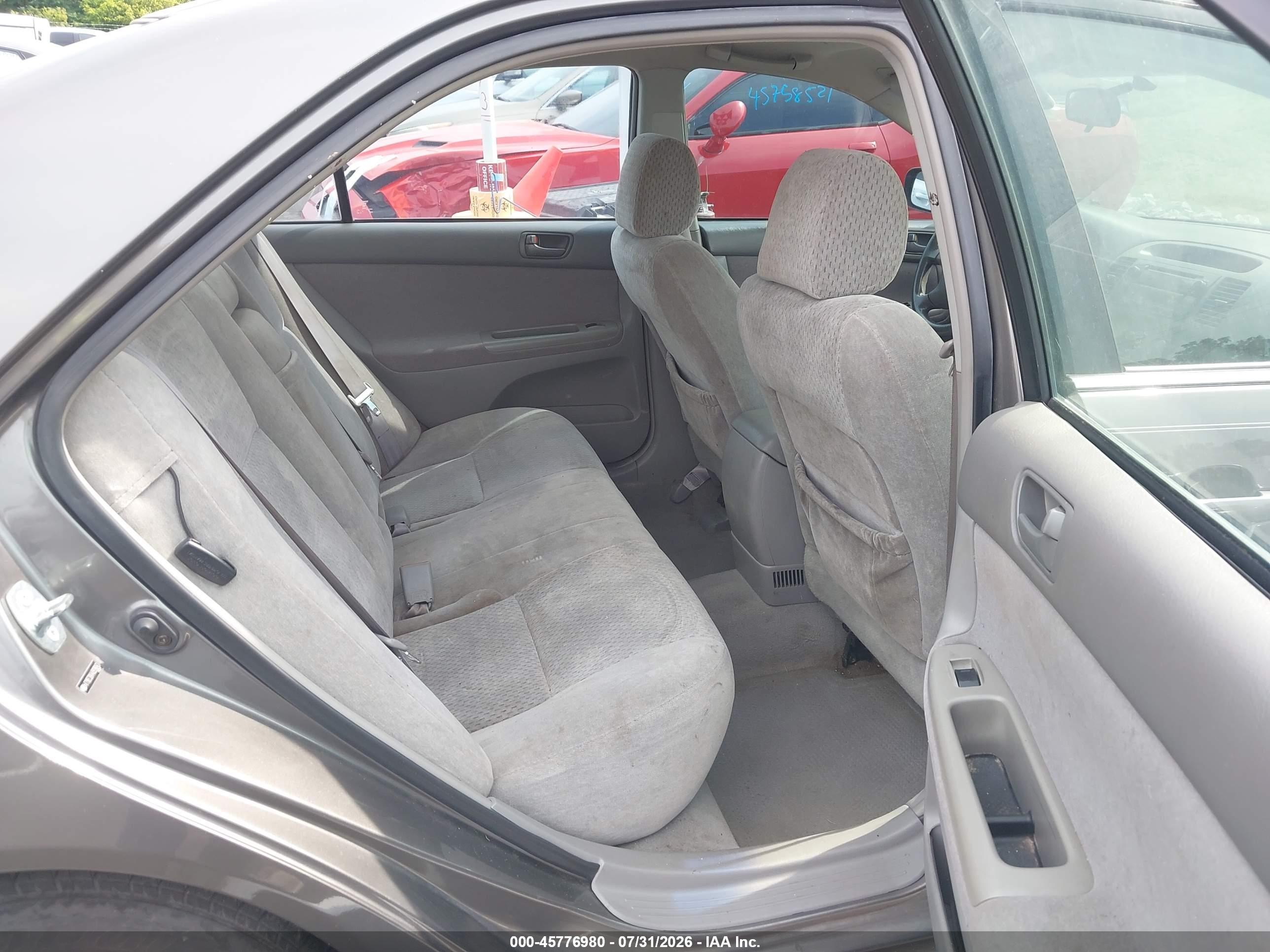 2004 Toyota Camry Le Gray vin: 4T1BE32K44U928043