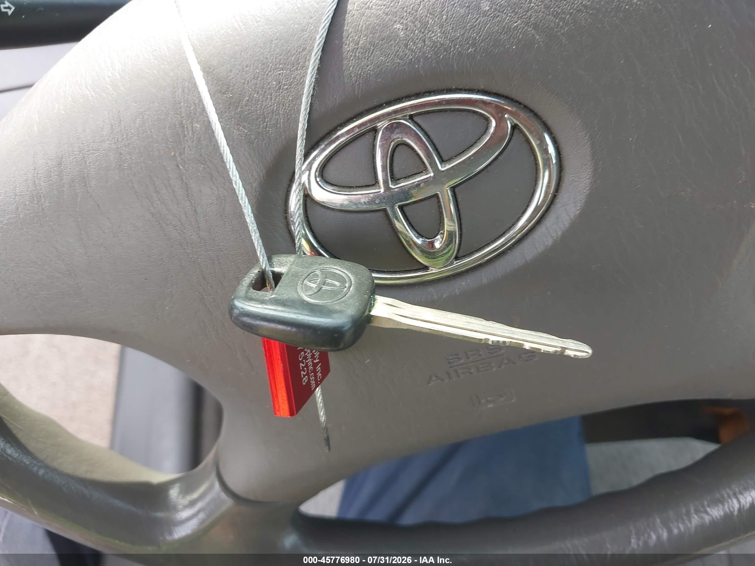 2004 Toyota Camry Le Gray vin: 4T1BE32K44U928043