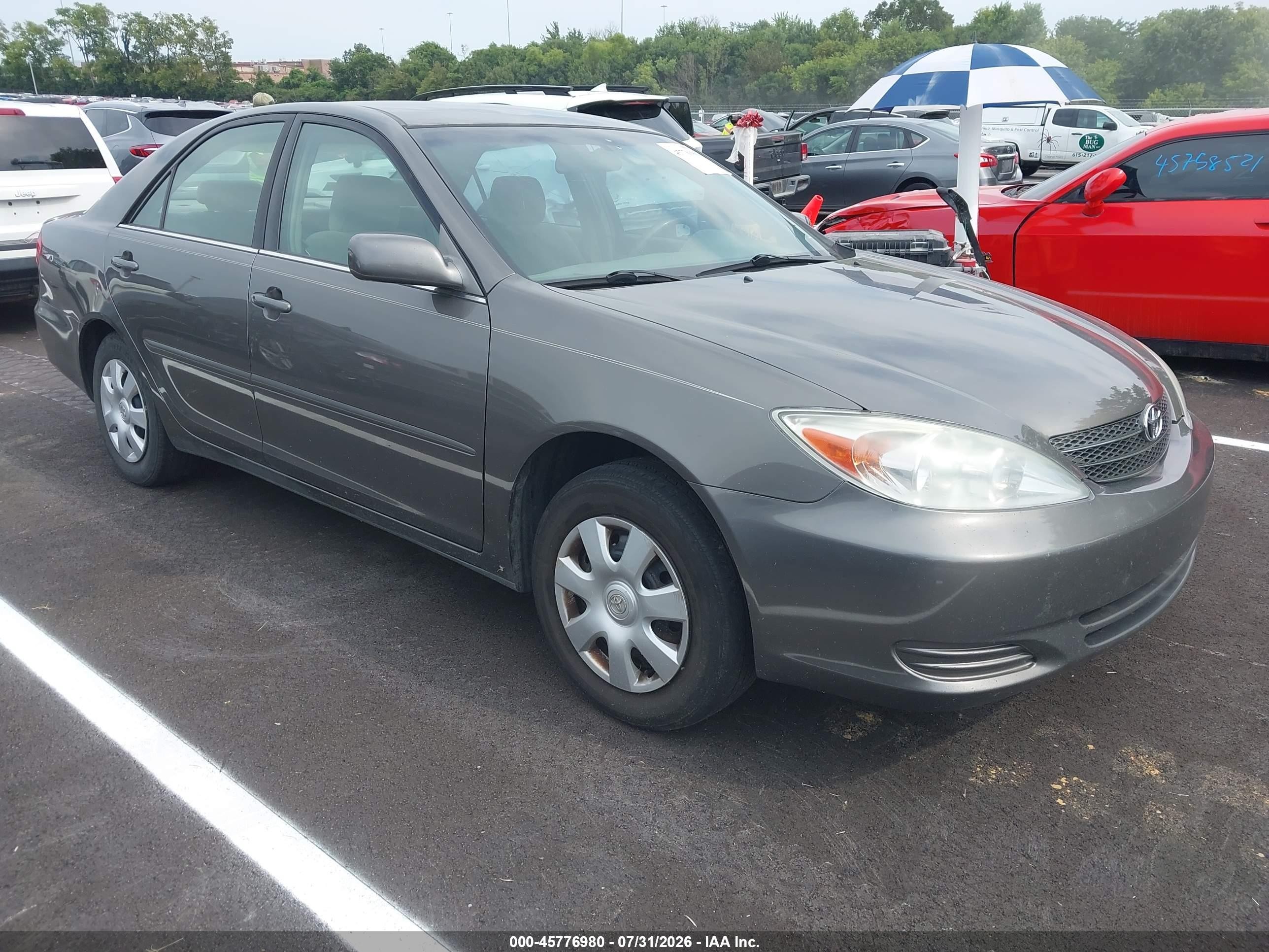 2004 Toyota Camry Le Gray vin: 4T1BE32K44U928043