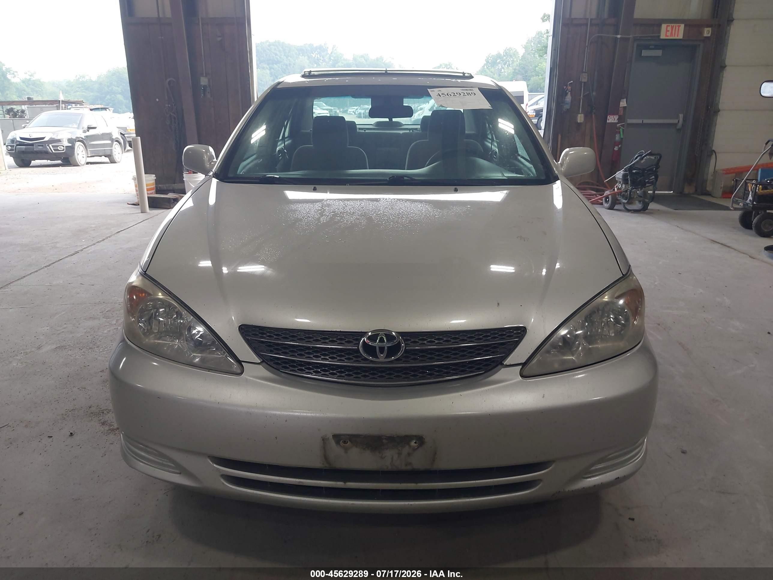 2004 Toyota Camry Le Gray vin: 4T1BE32K44U938104