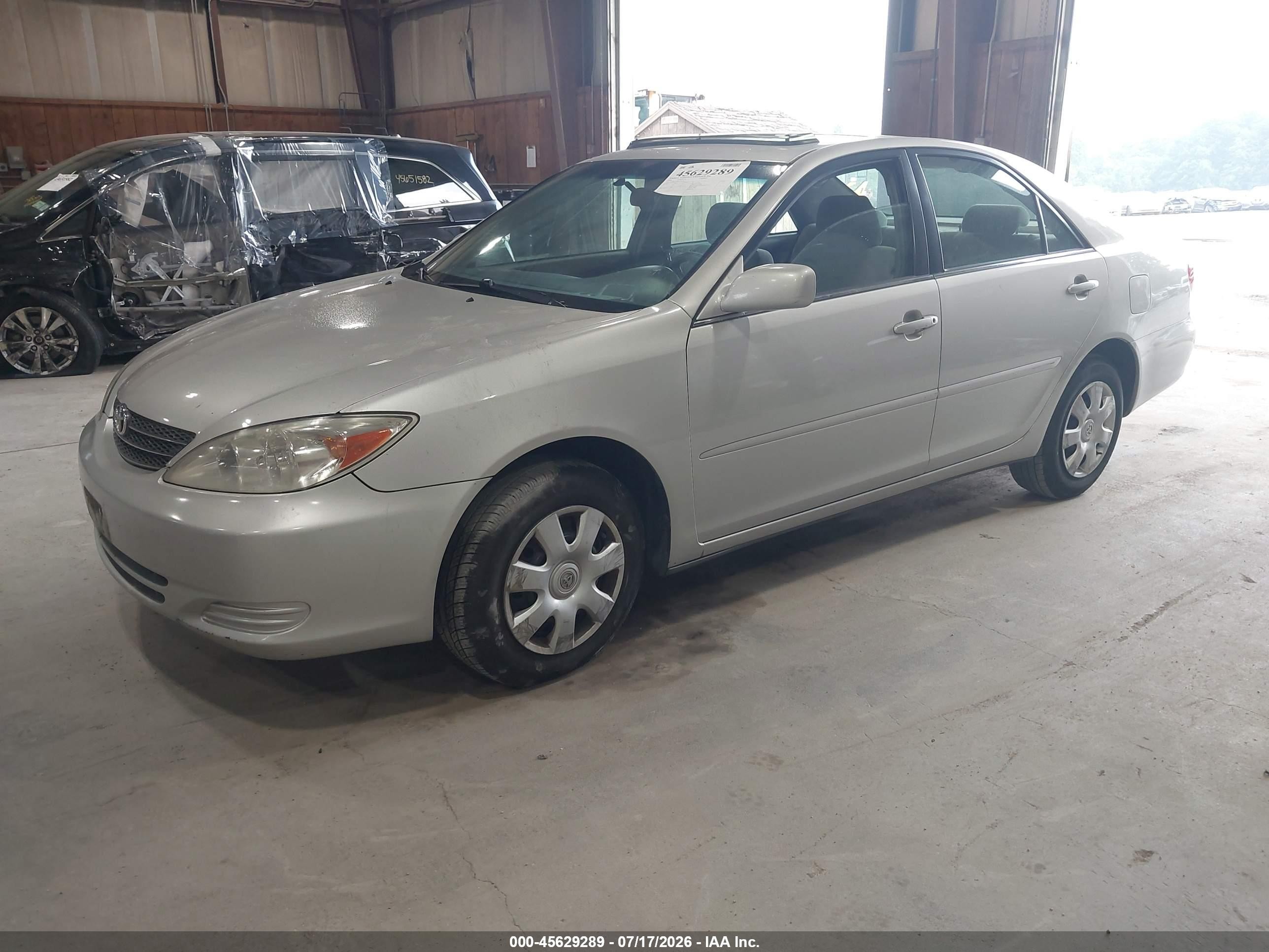 2004 Toyota Camry Le Gray vin: 4T1BE32K44U938104