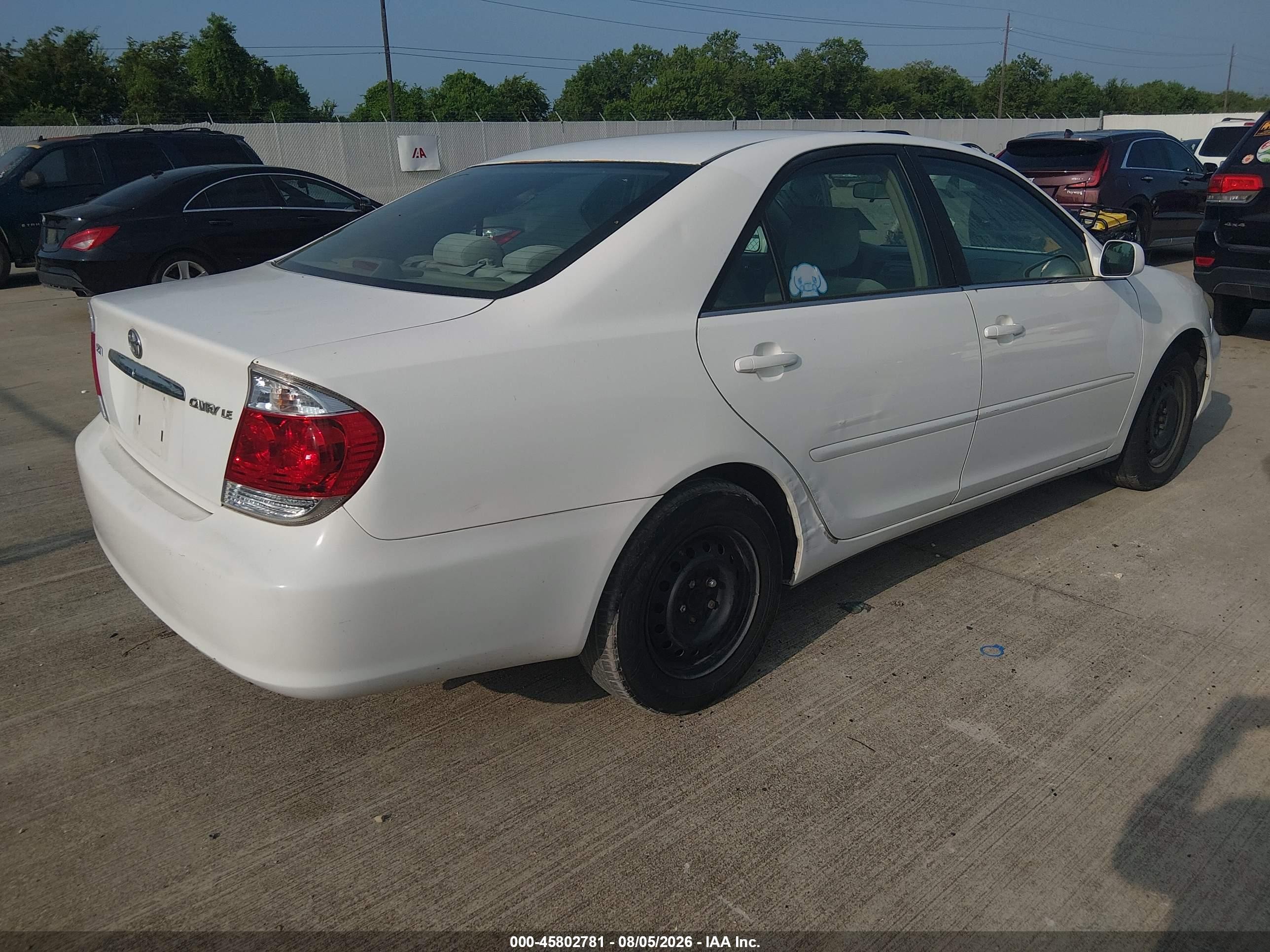 2005 Toyota Camry Le White vin: 4T1BE32K45U004994