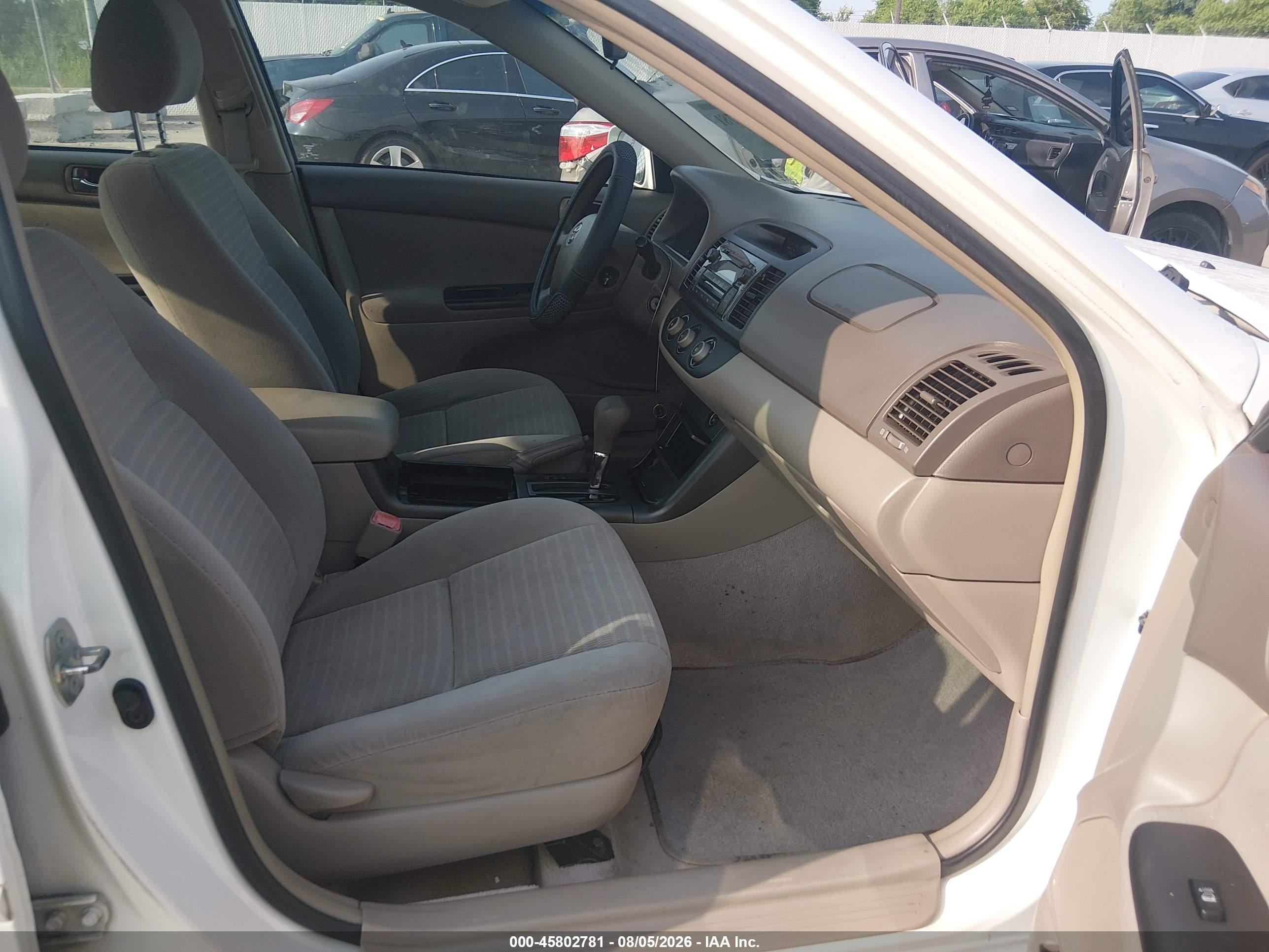 2005 Toyota Camry Le White vin: 4T1BE32K45U004994