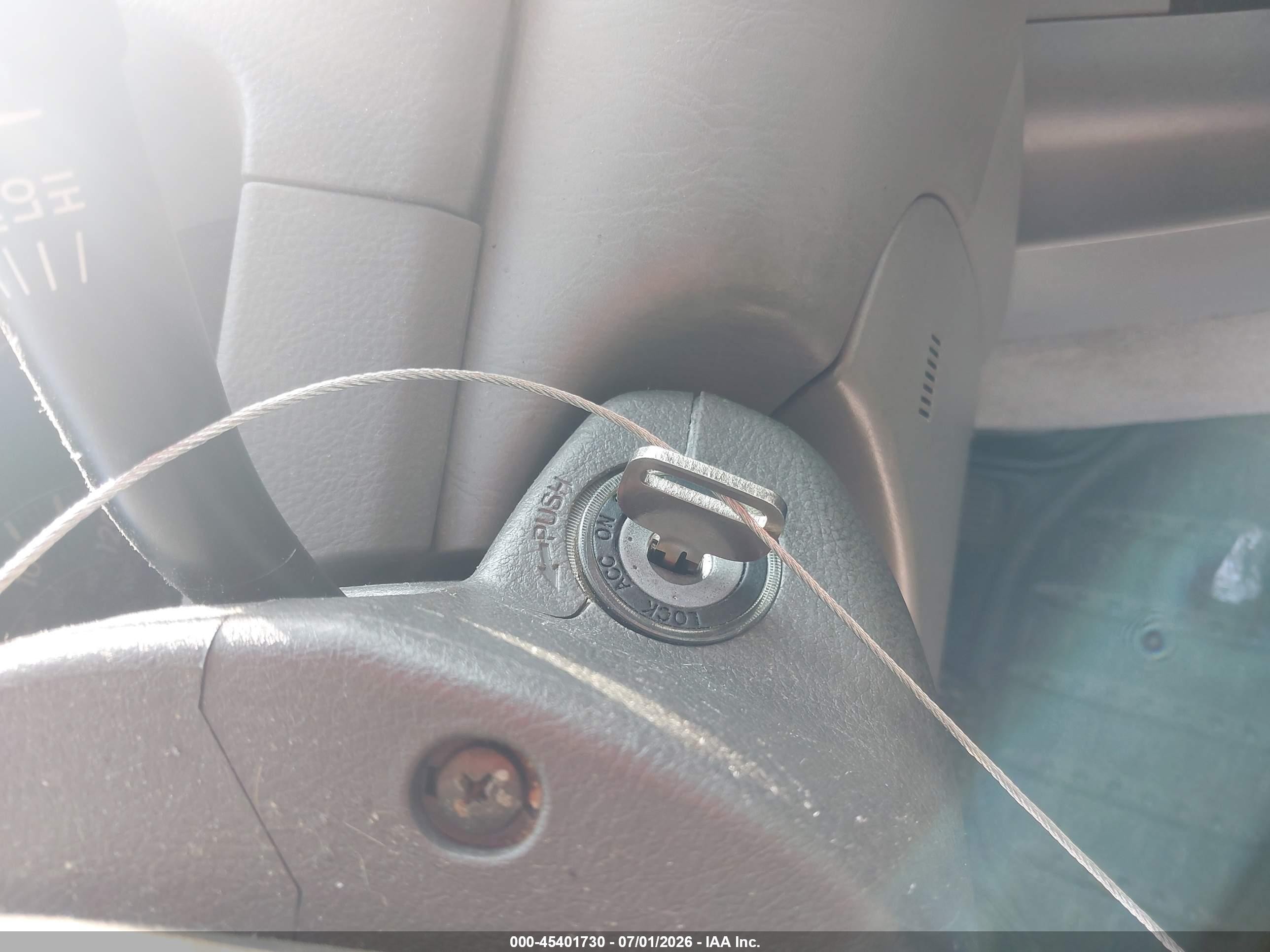 2005 Toyota Camry Le Silver vin: 4T1BE32K45U046386