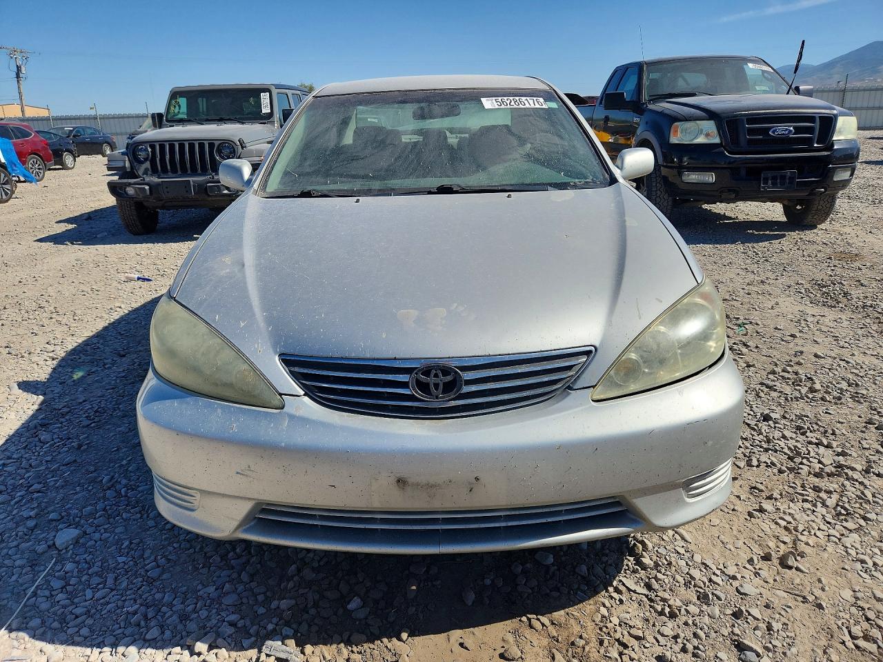 2005 Toyota Camry Le Silver vin: 4T1BE32K45U077136