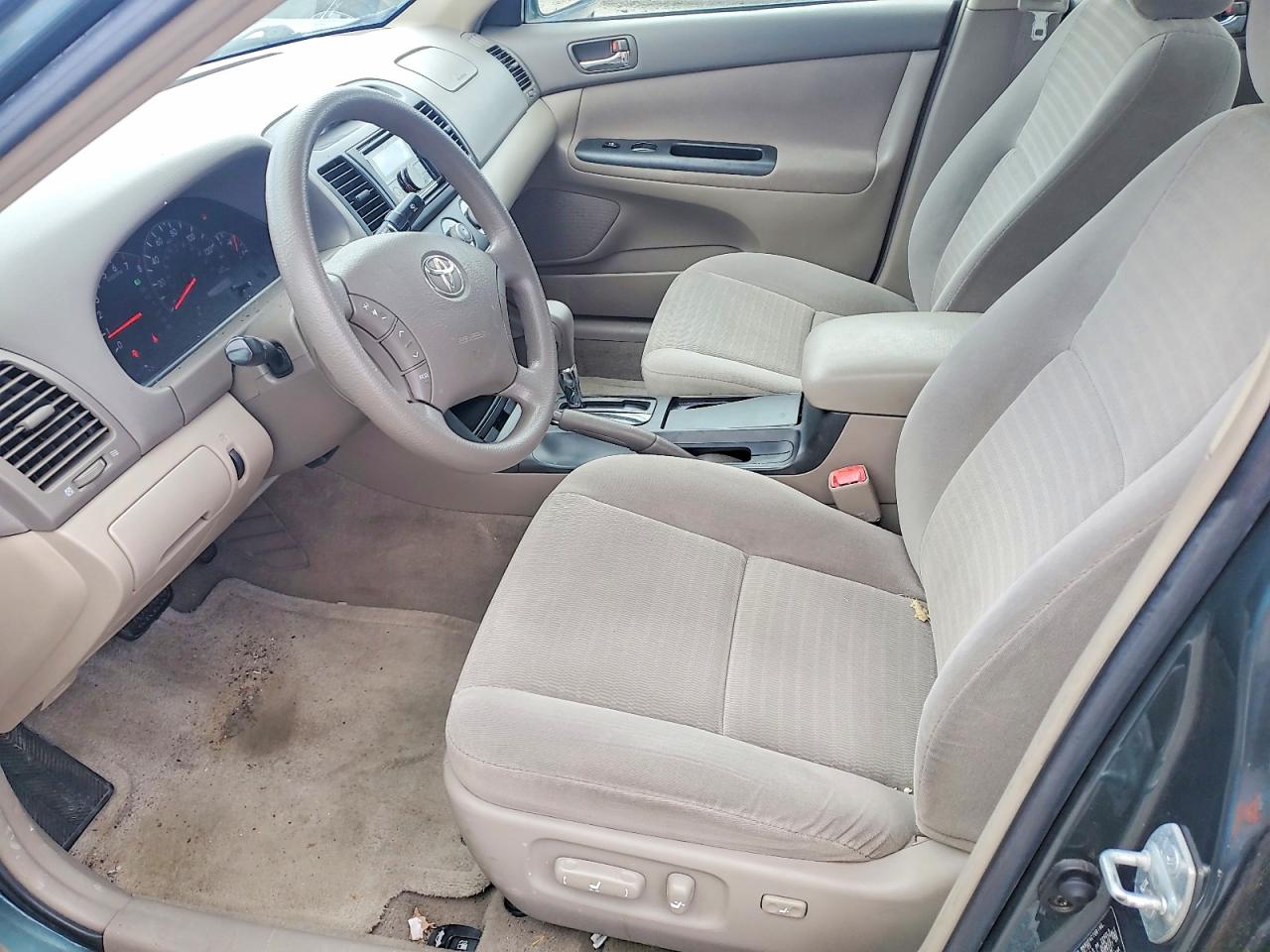 2005 Toyota Camry Le Green vin: 4T1BE32K45U088718