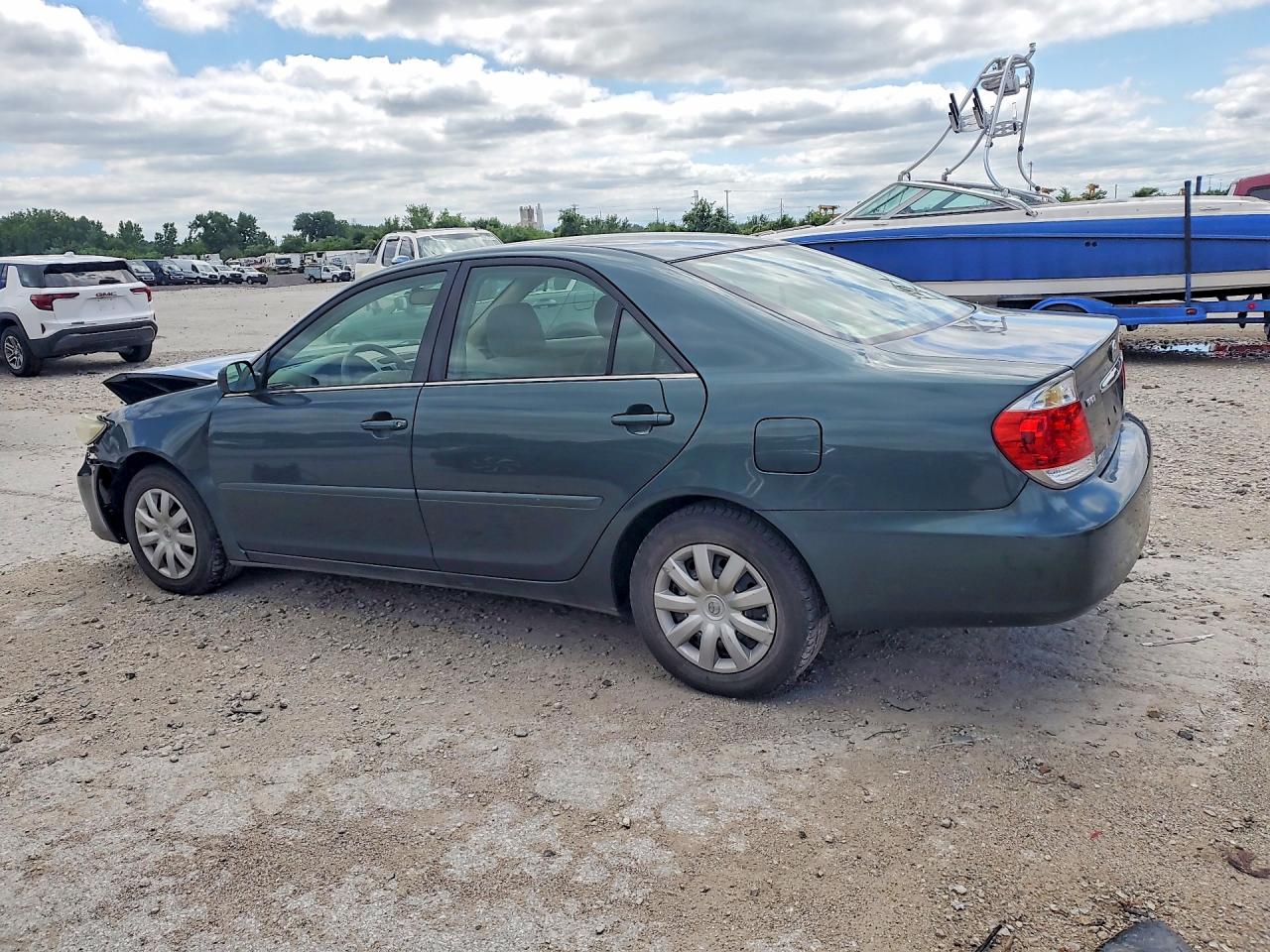 2005 Toyota Camry Le Green vin: 4T1BE32K45U088718