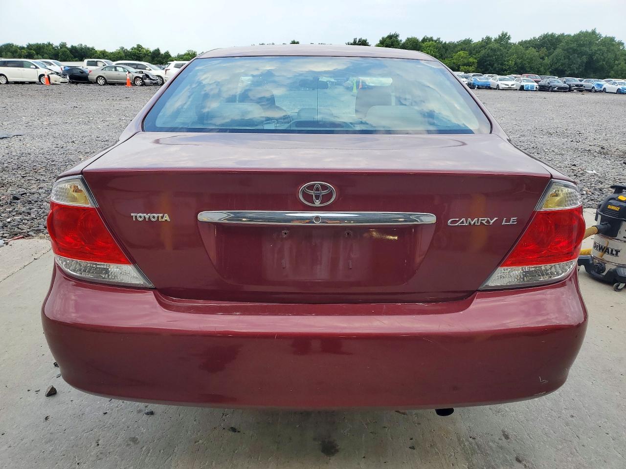 2005 Toyota Camry Le Бордовый vin: 4T1BE32K45U390249