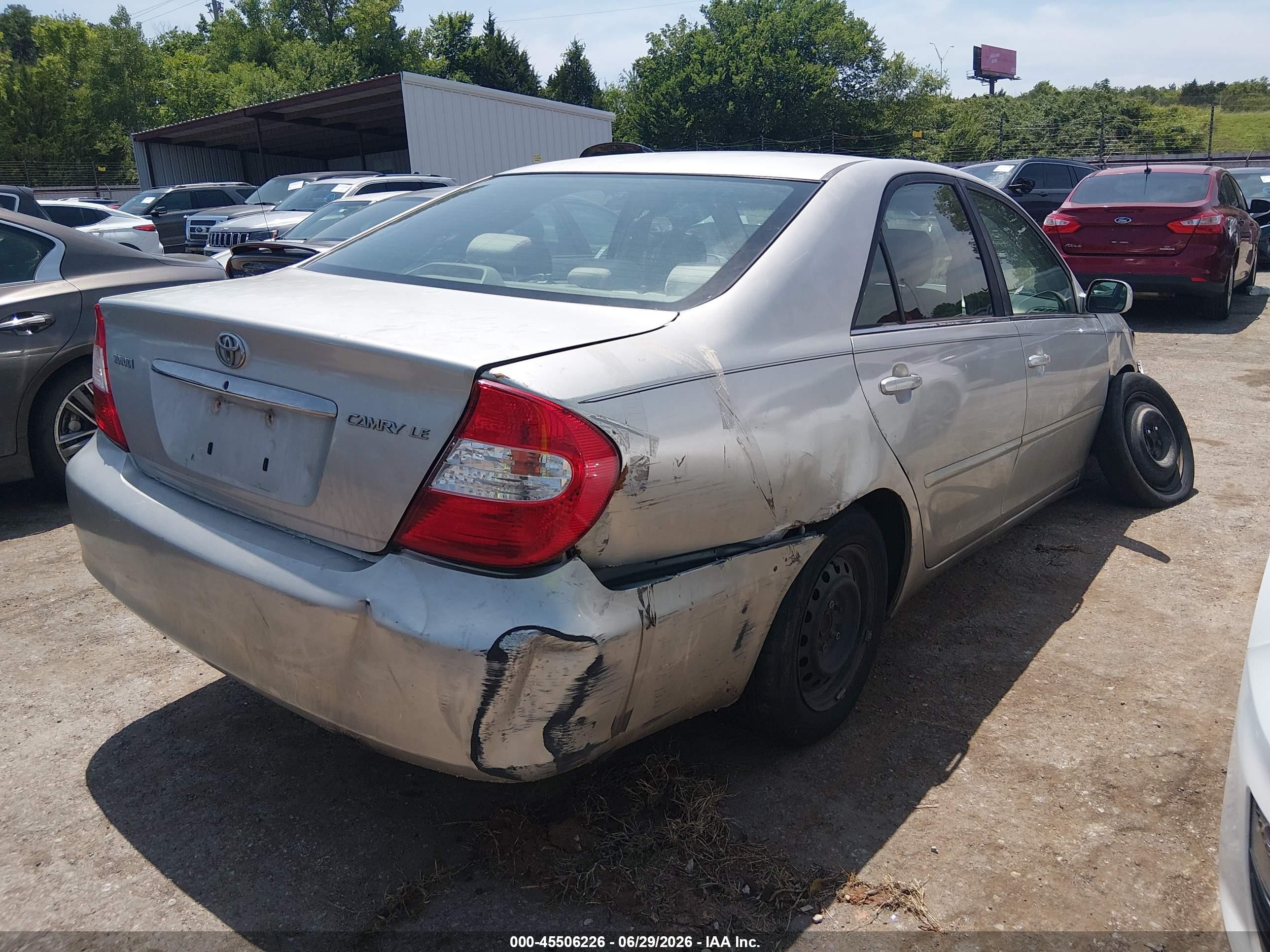 2005 Toyota Camry Le Silver vin: 4T1BE32K45U510423