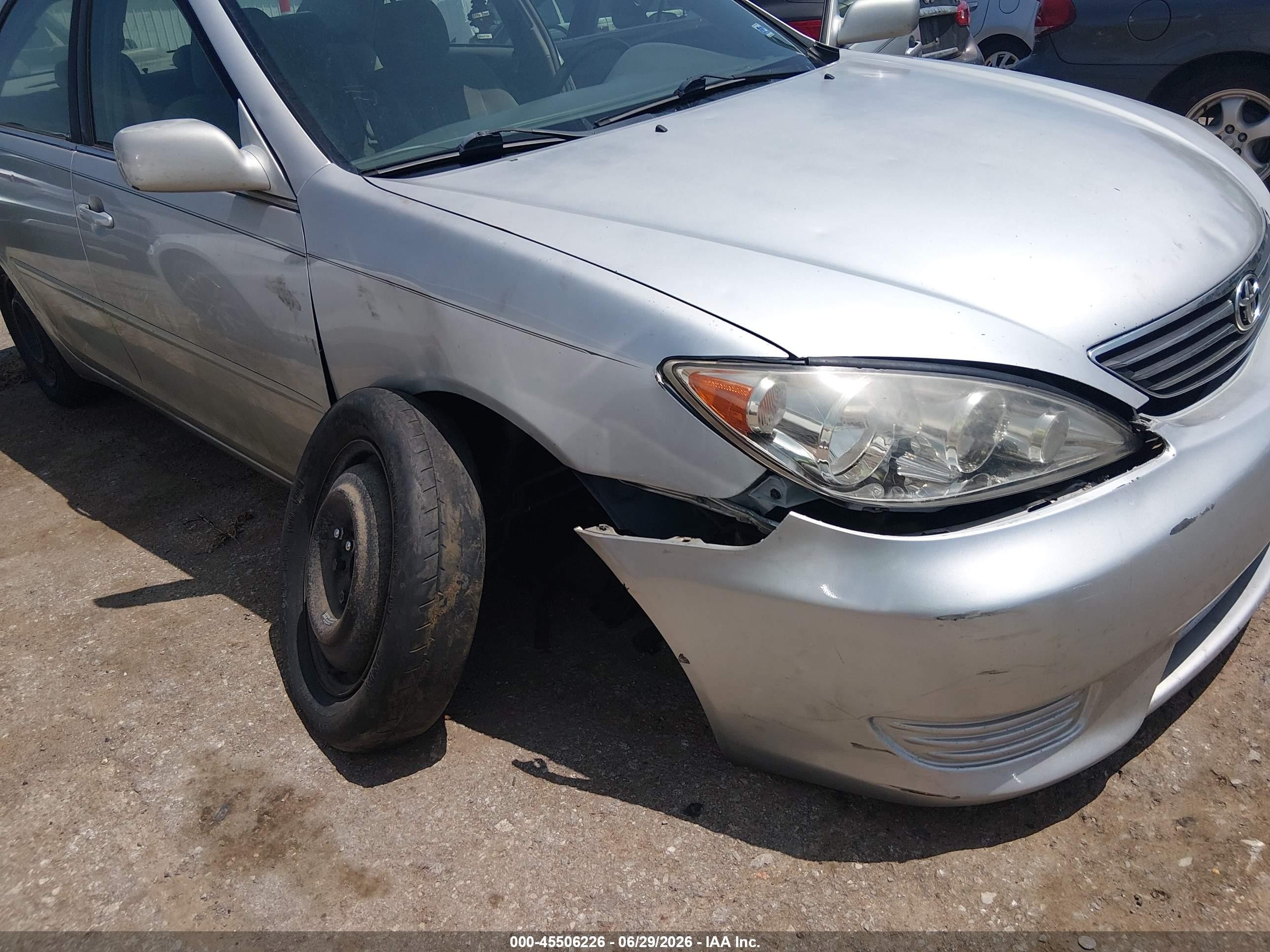 2005 Toyota Camry Le Silver vin: 4T1BE32K45U510423