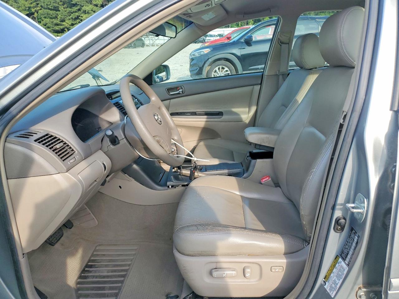 2005 Toyota Camry Le Gray vin: 4T1BE32K45U517937