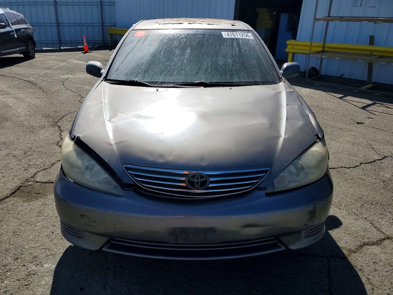 2005 Toyota Camry Le Gray vin: 4T1BE32K45U530171