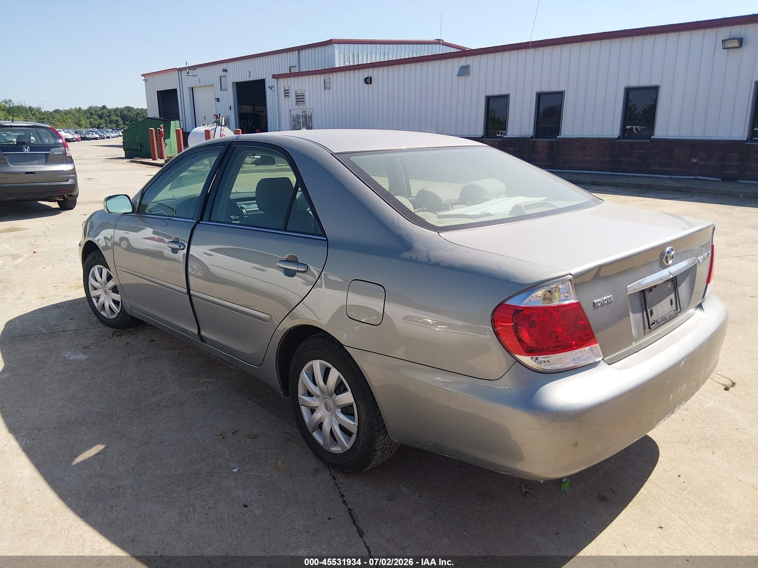 2005 Toyota Camry Le Gray vin: 4T1BE32K45U539176
