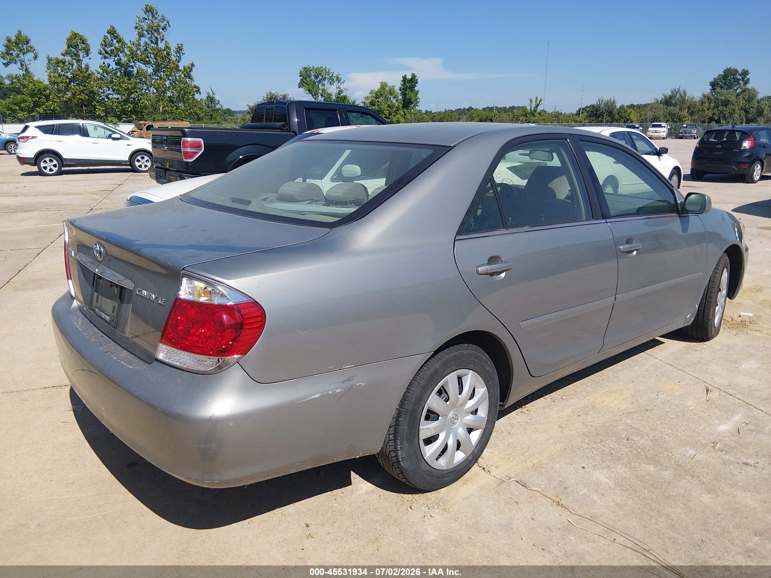 2005 Toyota Camry Le Gray vin: 4T1BE32K45U539176