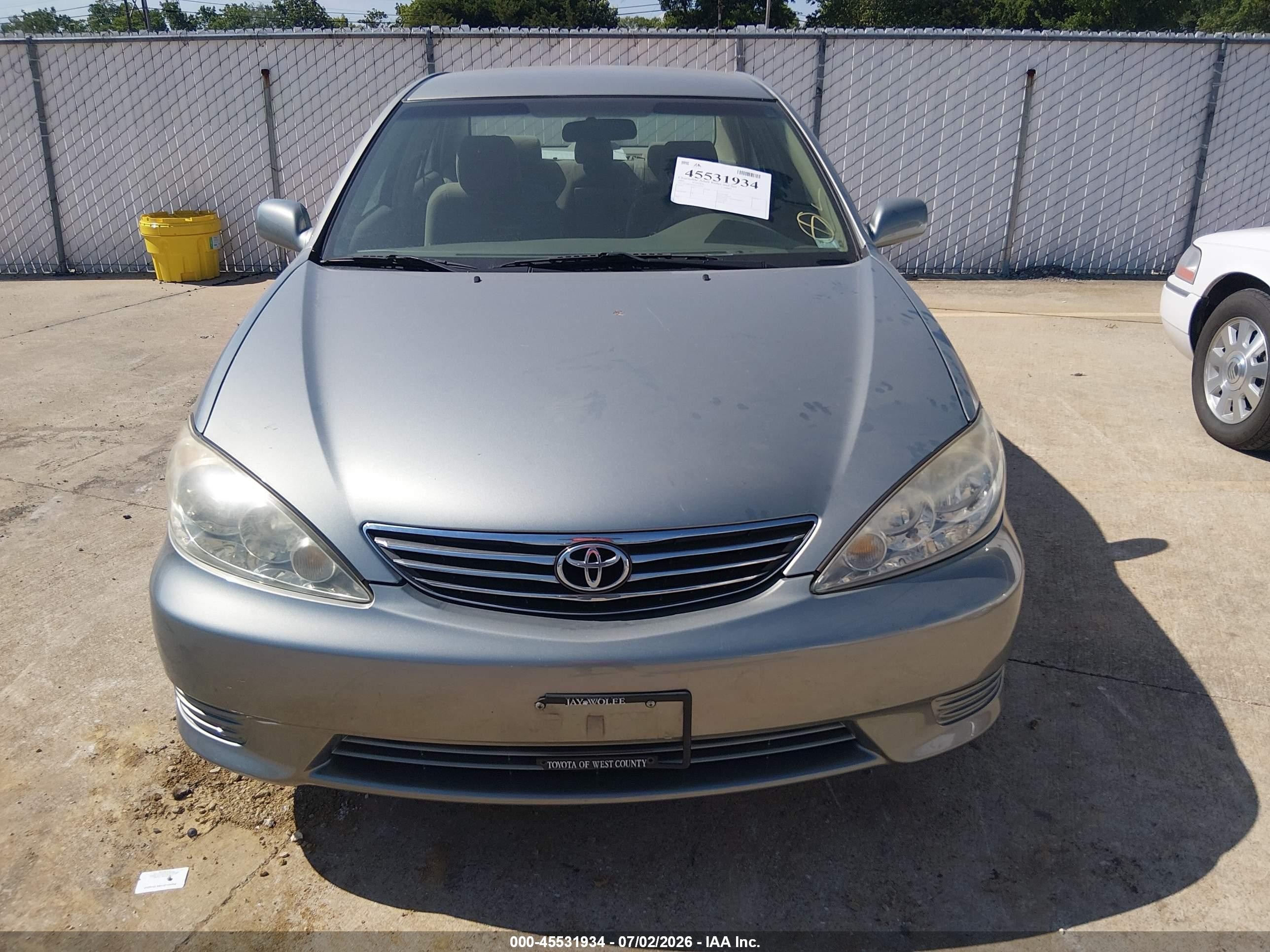 2005 Toyota Camry Le Gray vin: 4T1BE32K45U539176
