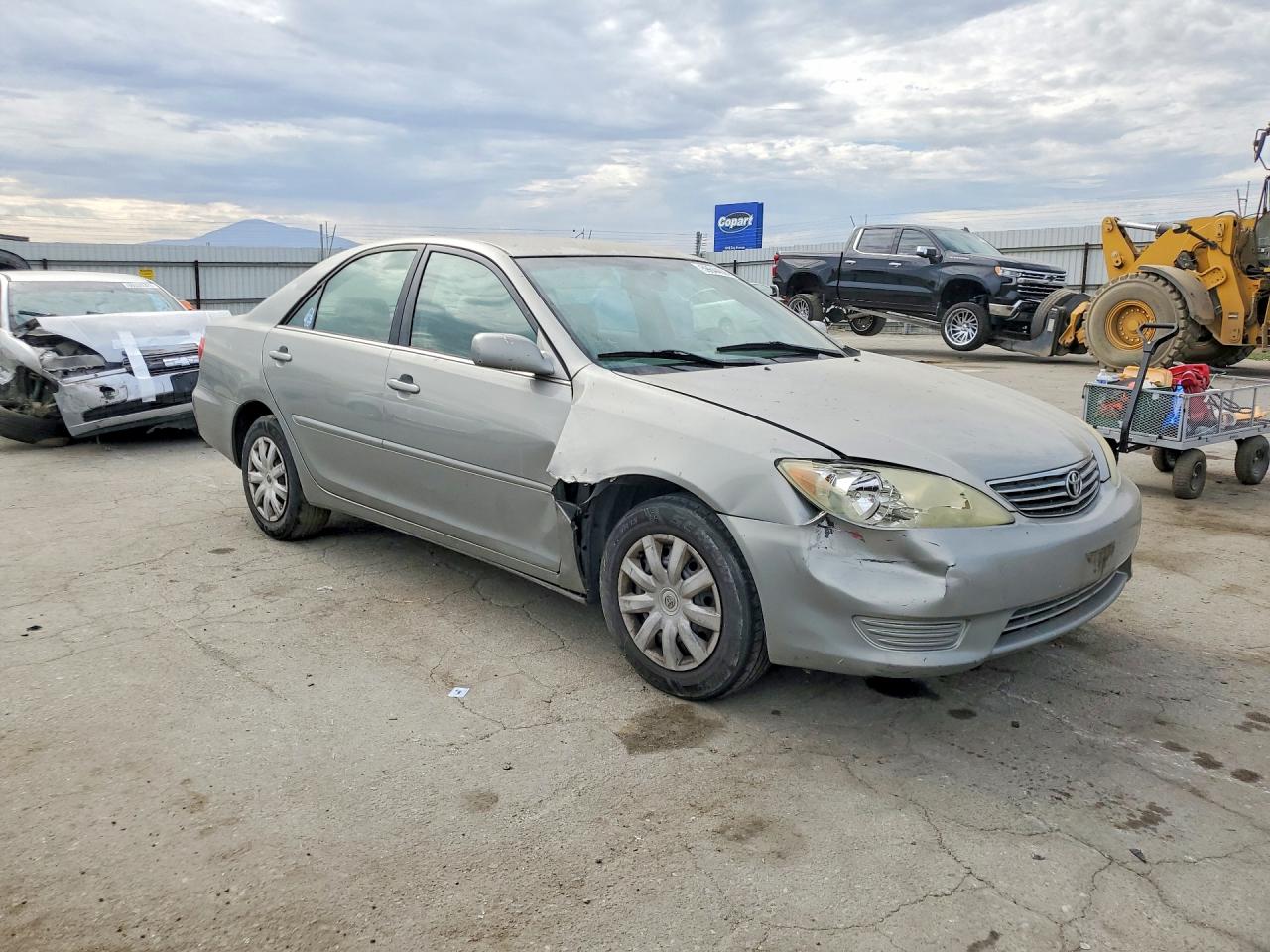 2005 Toyota Camry Le Silver vin: 4T1BE32K45U551408