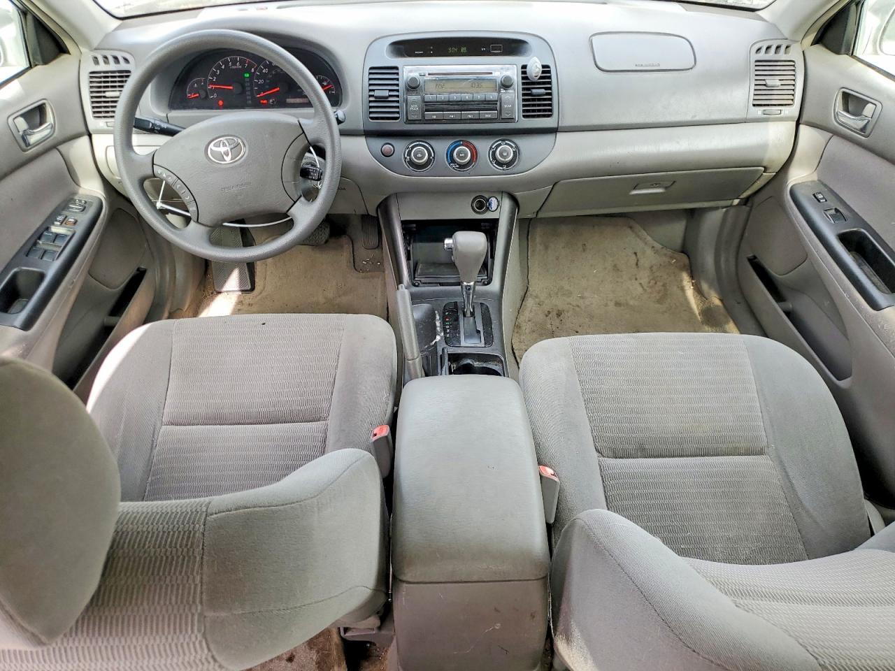 2005 Toyota Camry Le Silver vin: 4T1BE32K45U551408