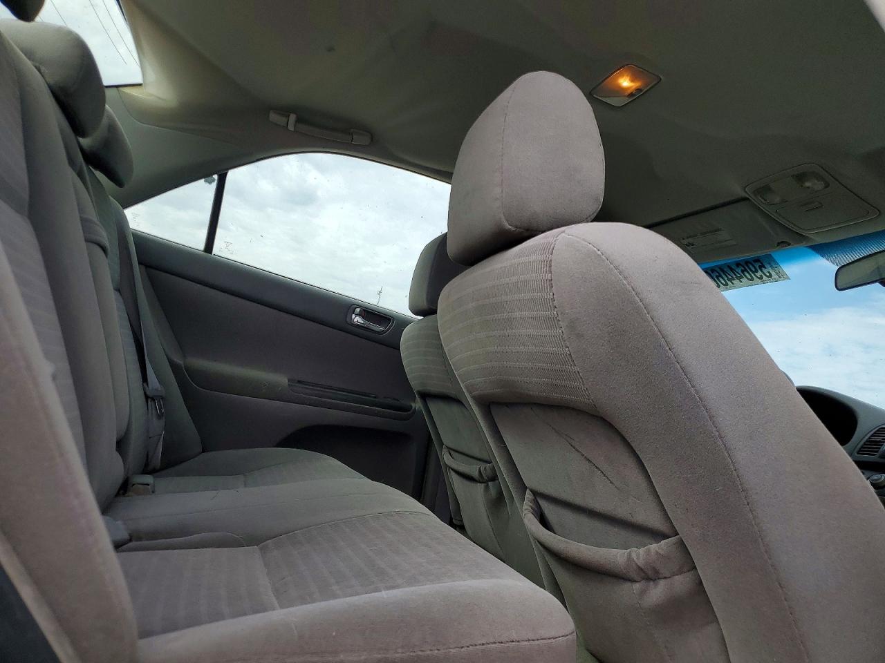 2005 Toyota Camry Le Silver vin: 4T1BE32K45U551408