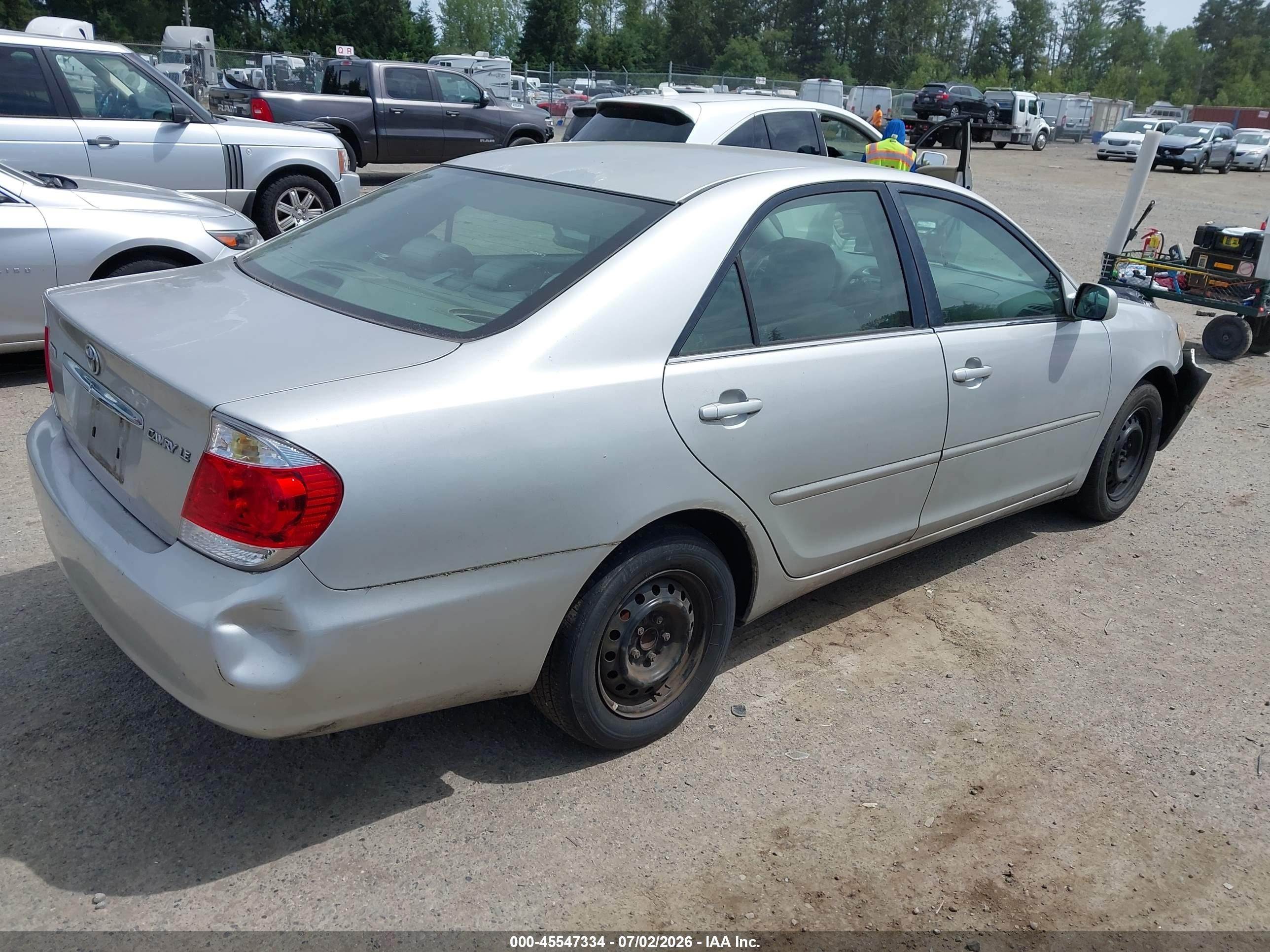 2005 Toyota Camry Le Silver vin: 4T1BE32K45U555054