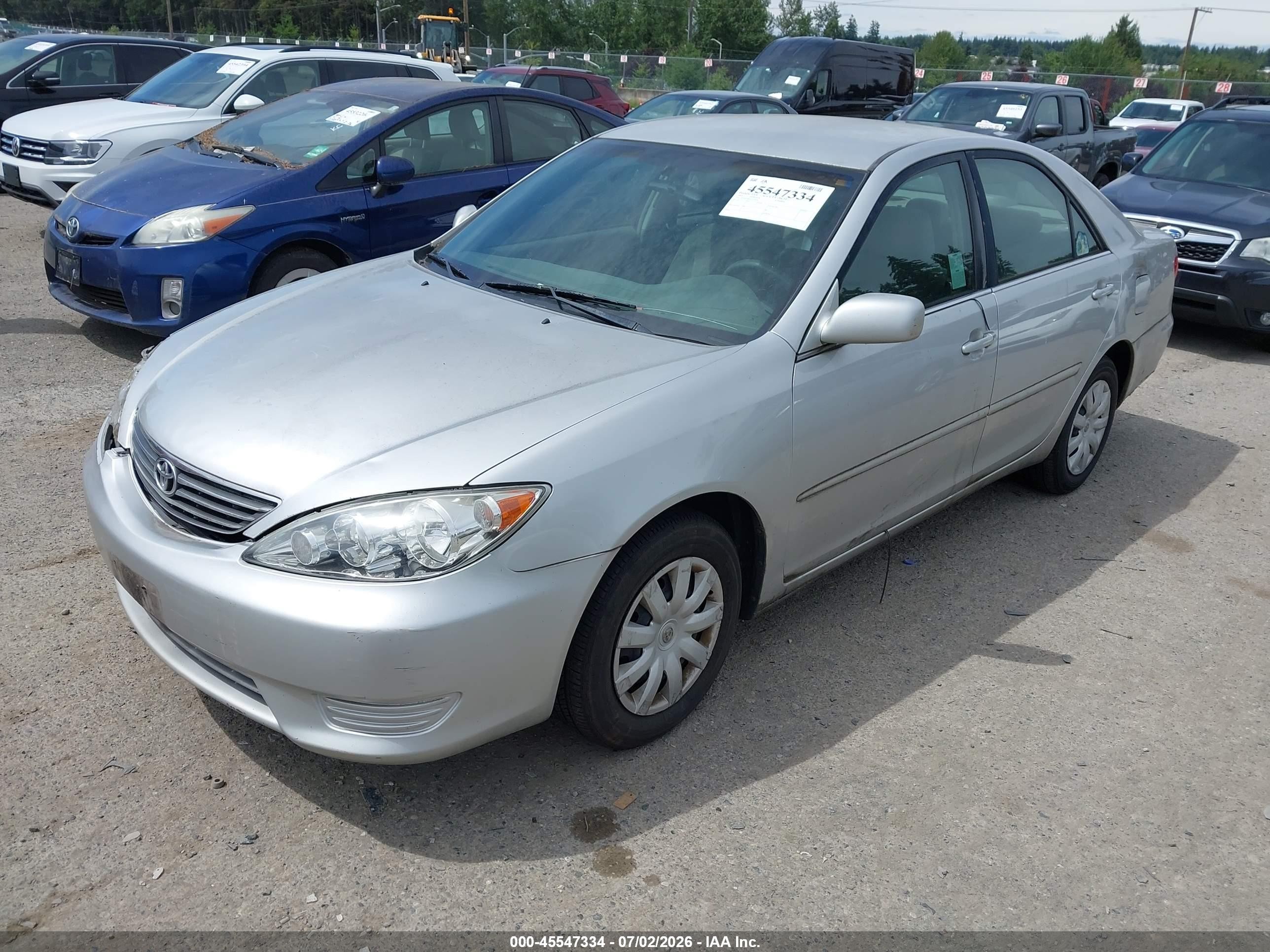 2005 Toyota Camry Le Silver vin: 4T1BE32K45U555054