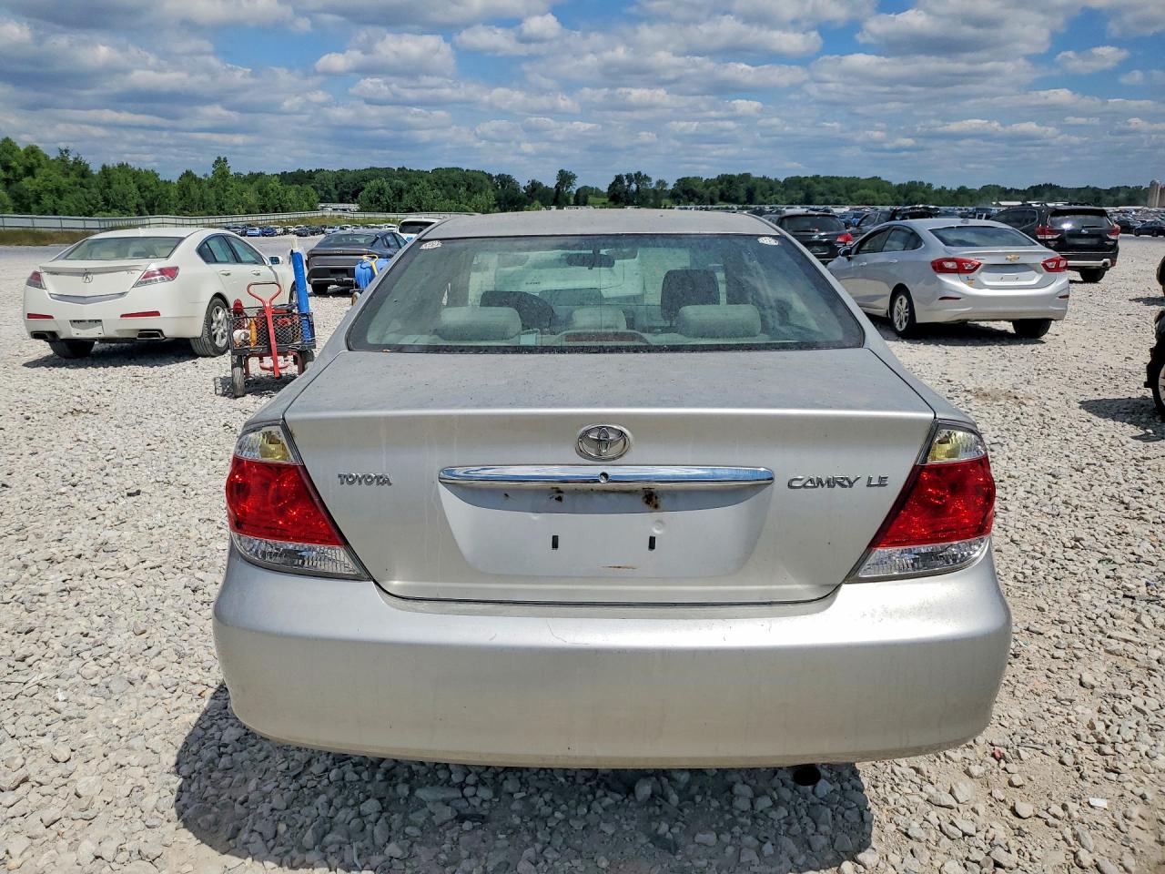 2005 Toyota Camry Le Silver vin: 4T1BE32K45U578589