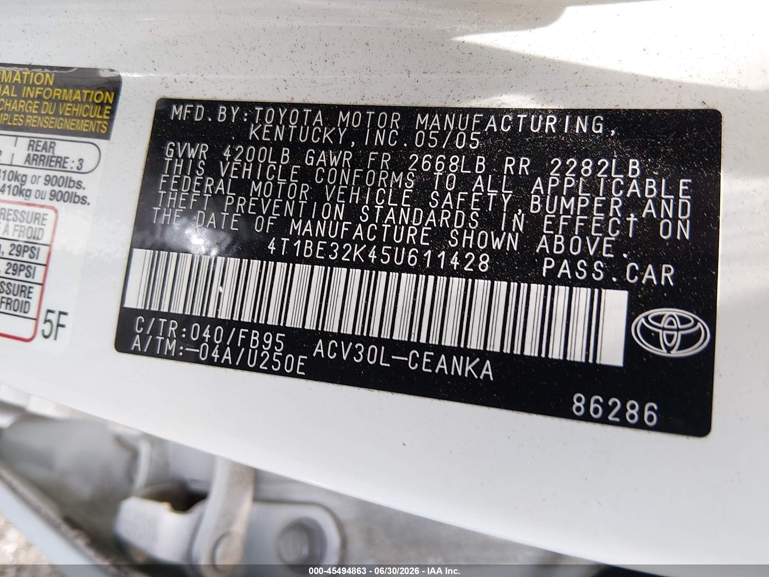2005 Toyota Camry Le White vin: 4T1BE32K45U611428